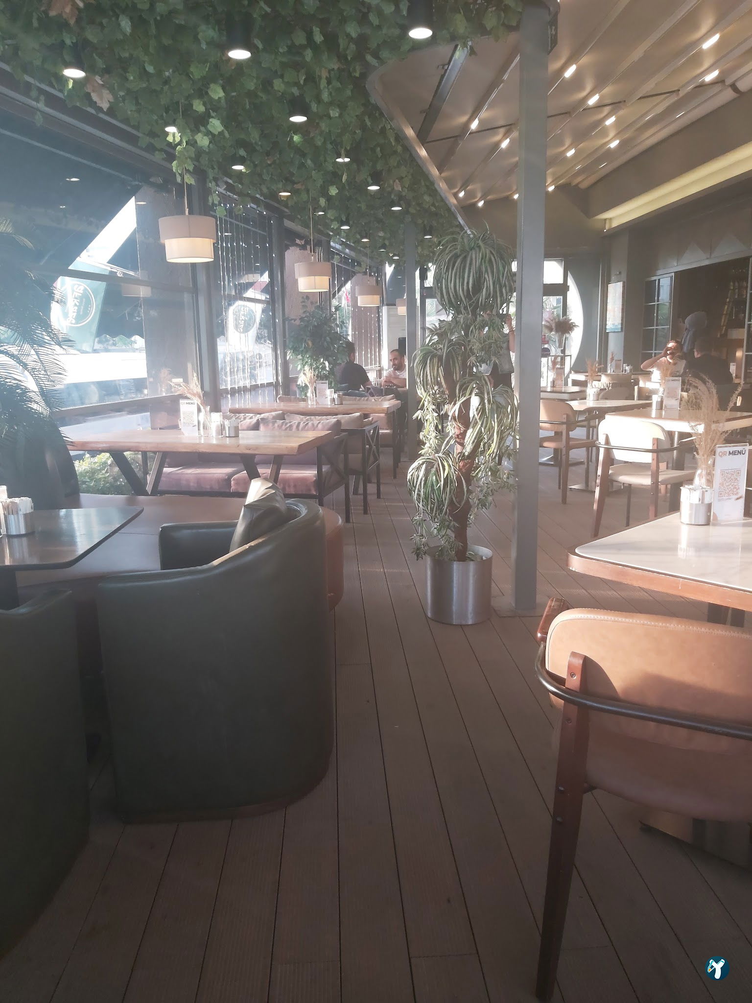 Afraze Cafe & Restaurant