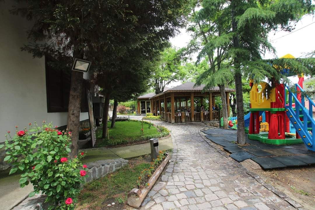 Halk Evi Kahvaltı Çay Bahçesi