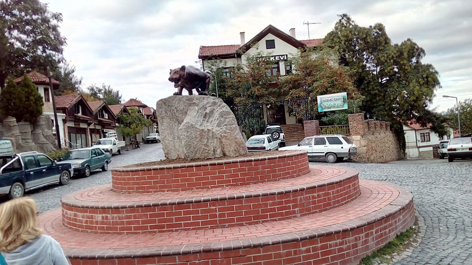 Halk Evi Kahvaltı Çay Bahçesi