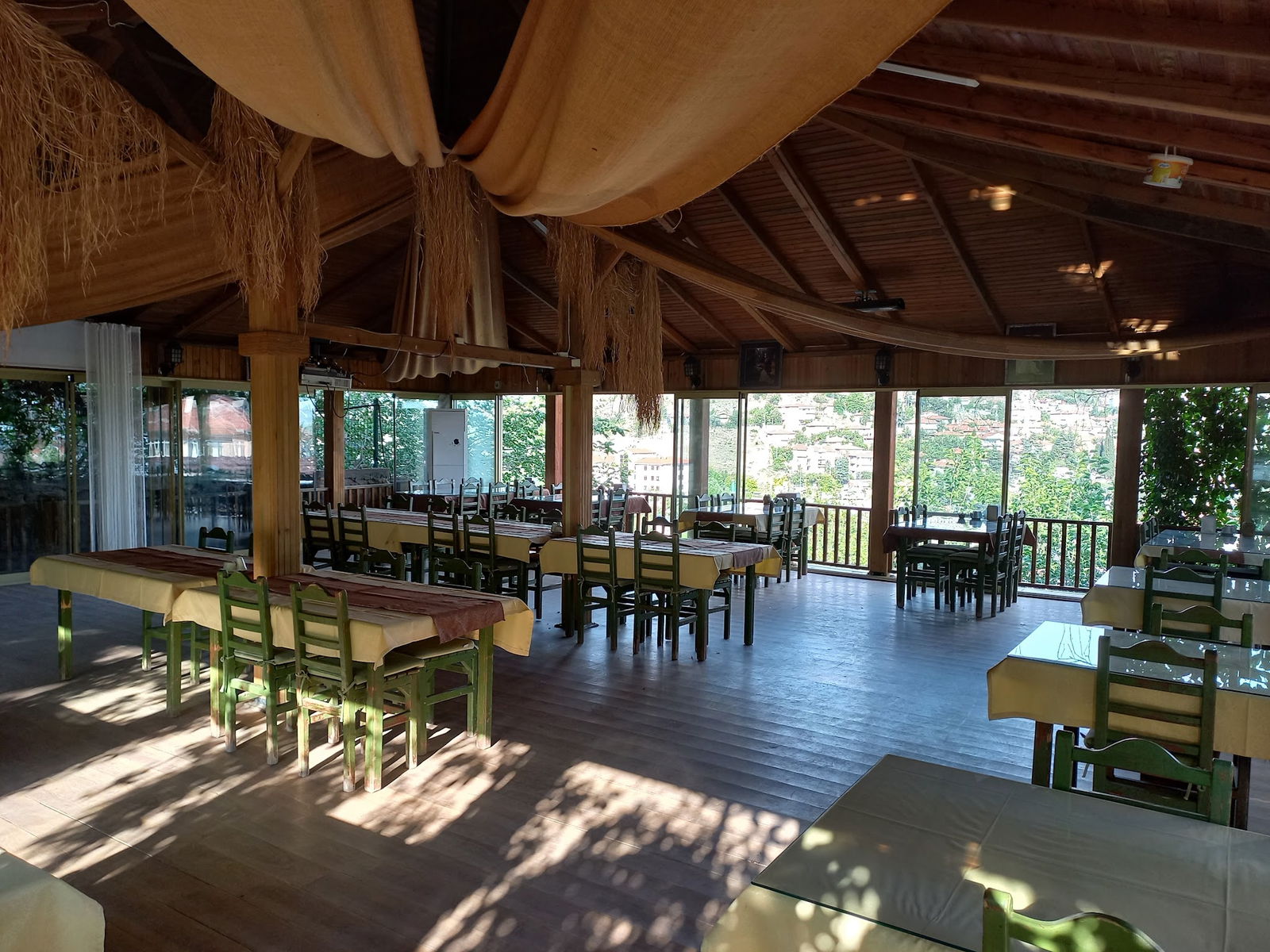 Halk Evi Kahvaltı Çay Bahçesi