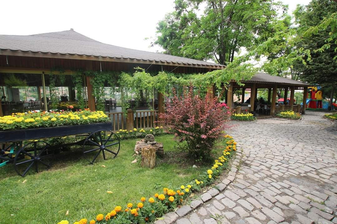 Halk Evi Kahvaltı Çay Bahçesi