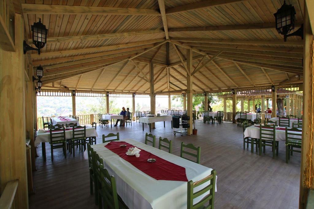 Halk Evi Kahvaltı Çay Bahçesi