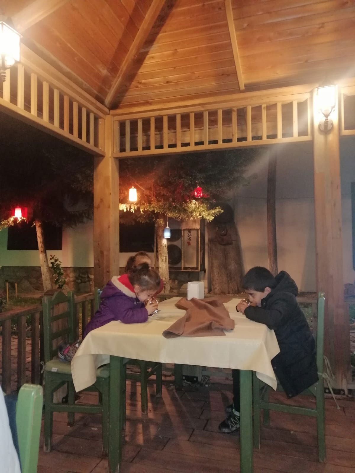 Halk Evi Kahvaltı Çay Bahçesi