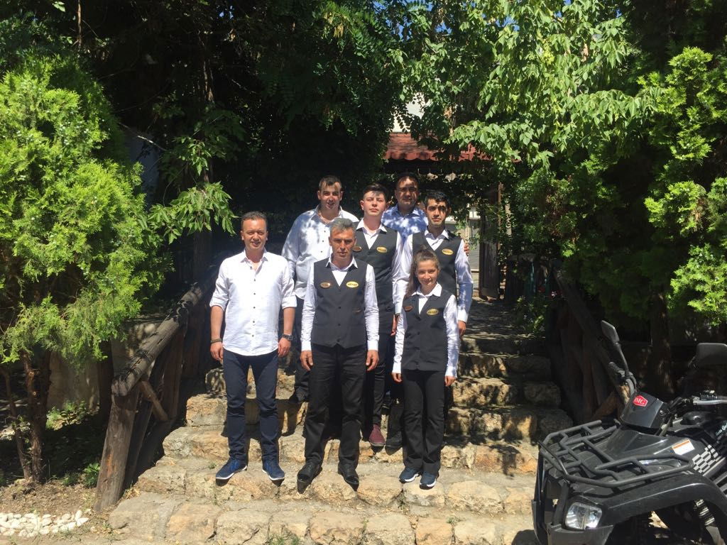 Halk Evi Kahvaltı Çay Bahçesi