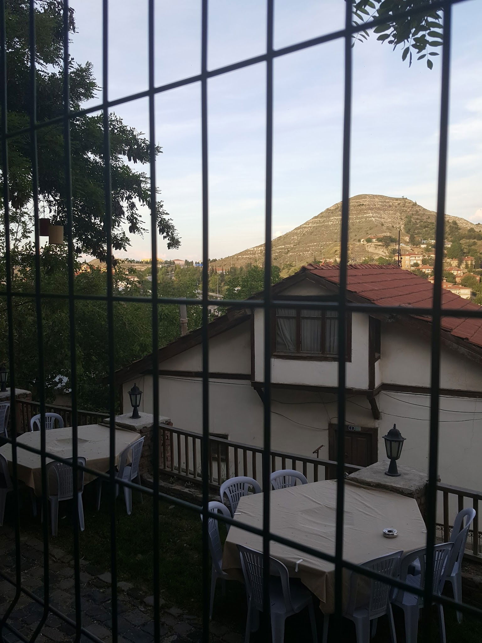 Halk Evi Kahvaltı Çay Bahçesi