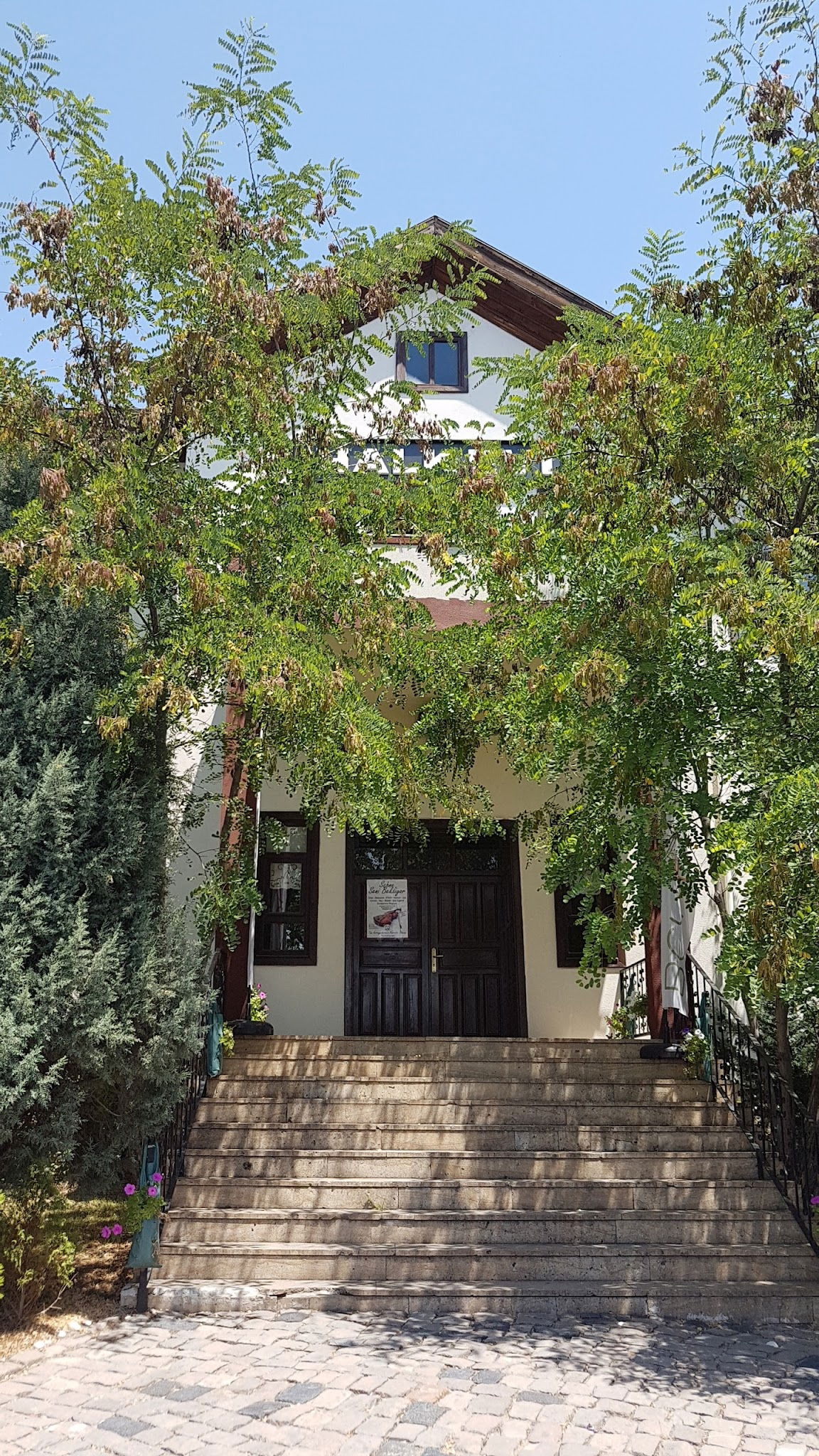 Halk Evi Kahvaltı Çay Bahçesi