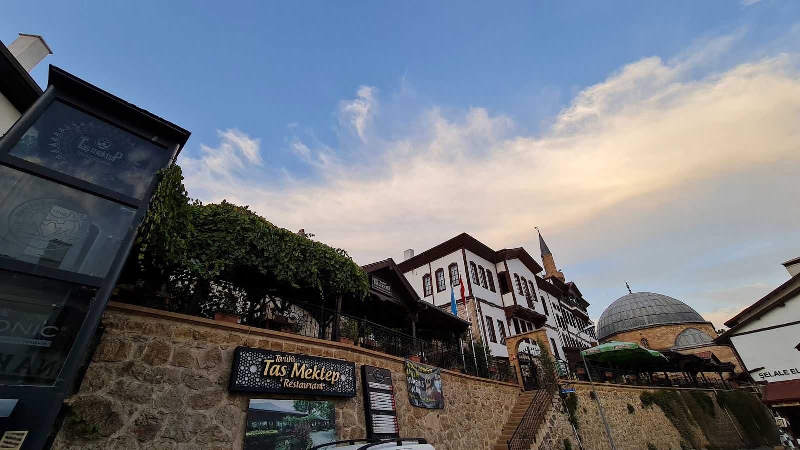 Halk Evi Kahvaltı Çay Bahçesi