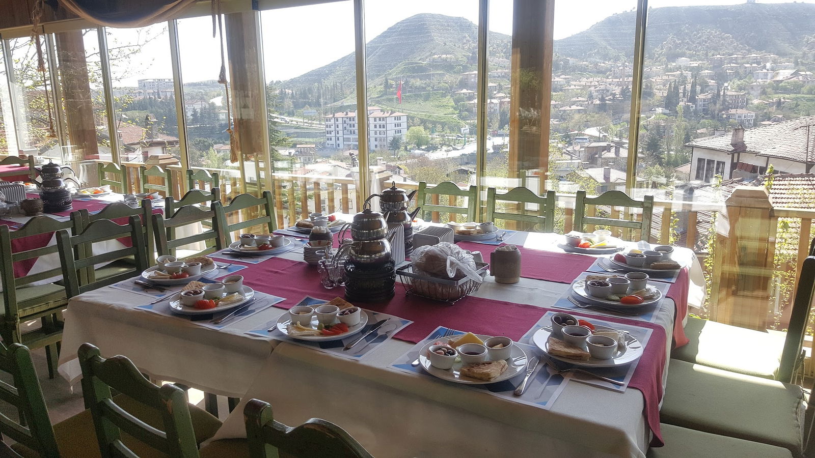 Halk Evi Kahvaltı Çay Bahçesi