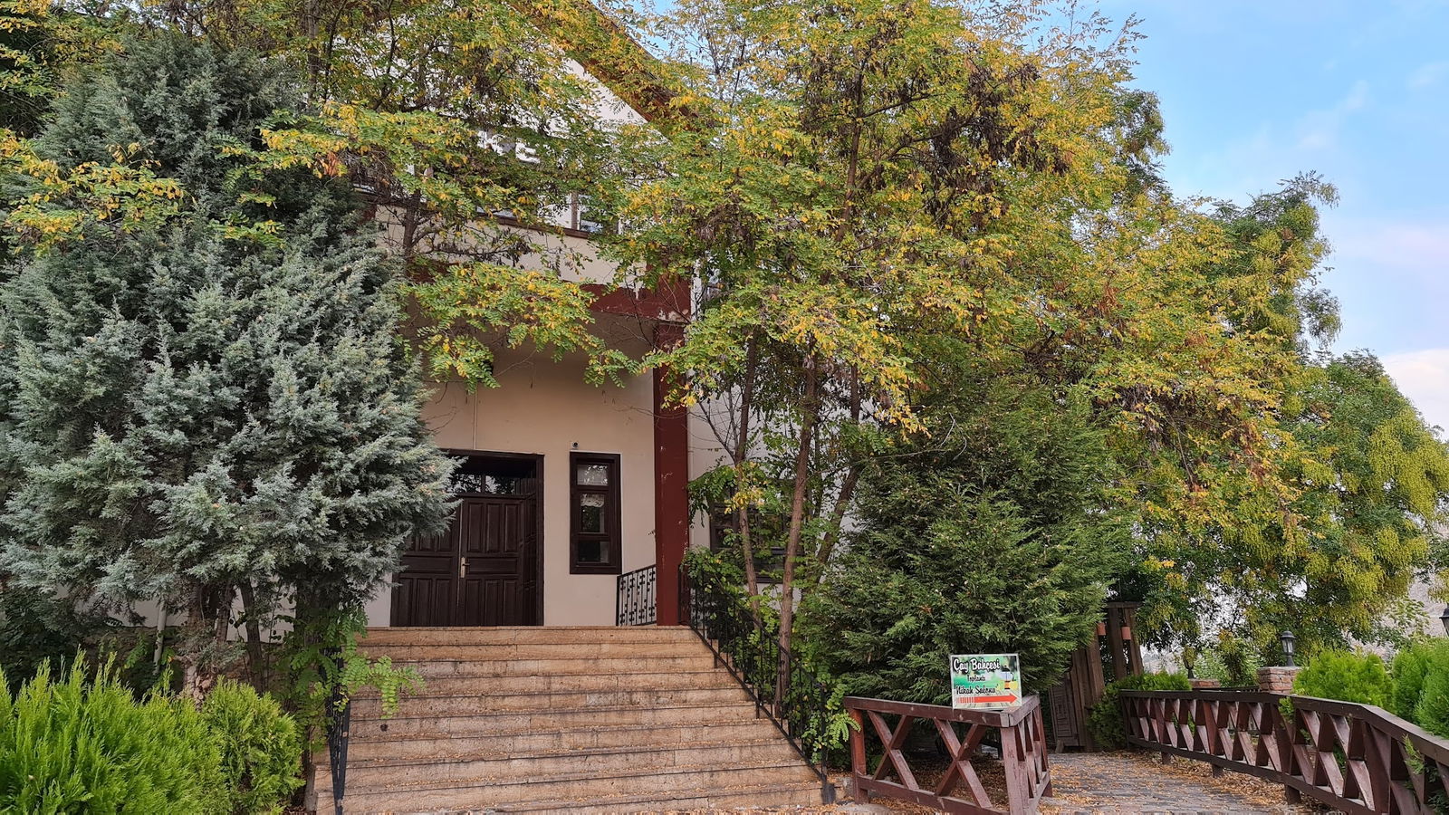 Halk Evi Kahvaltı Çay Bahçesi