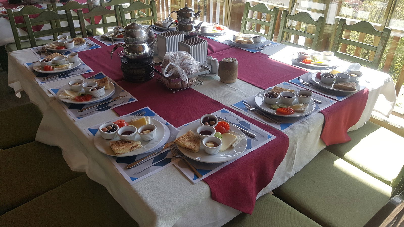 Halk Evi Kahvaltı Çay Bahçesi