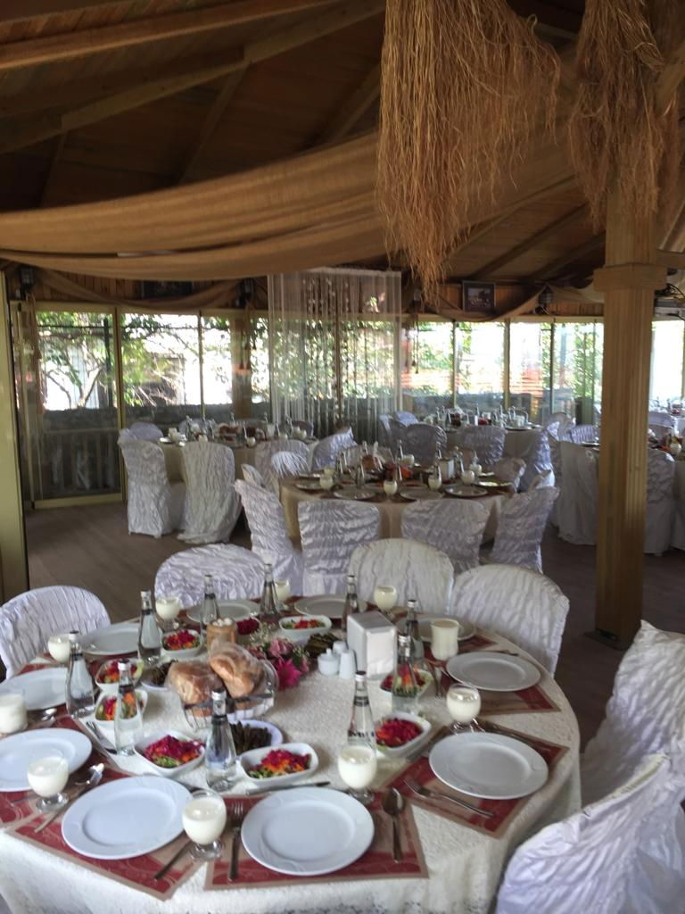 Halk Evi Kahvaltı Çay Bahçesi