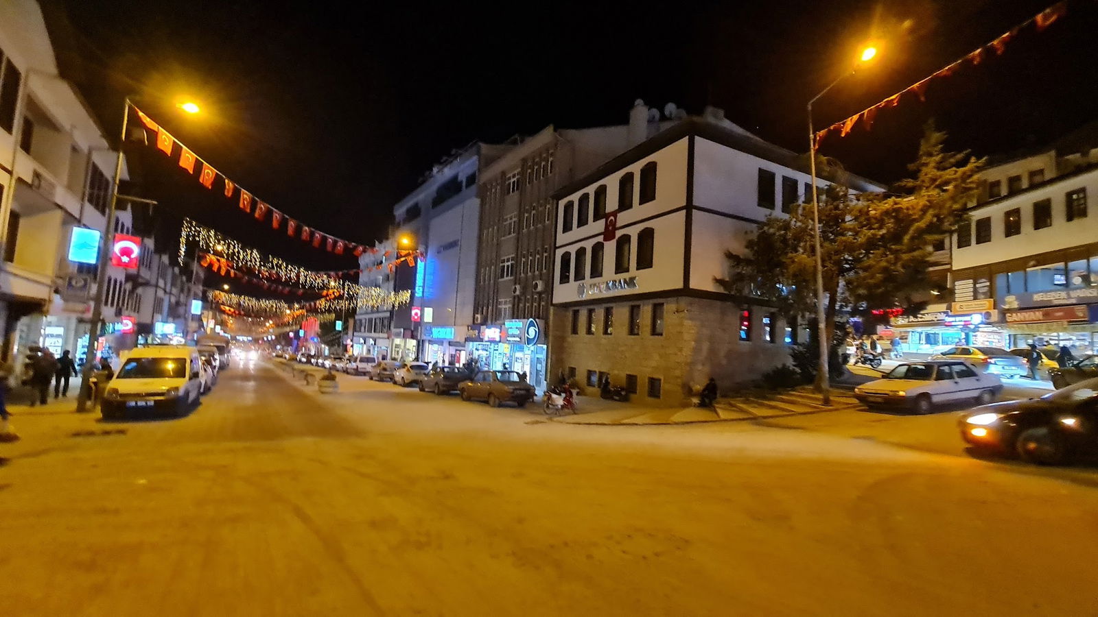 Halk Evi Kahvaltı Çay Bahçesi