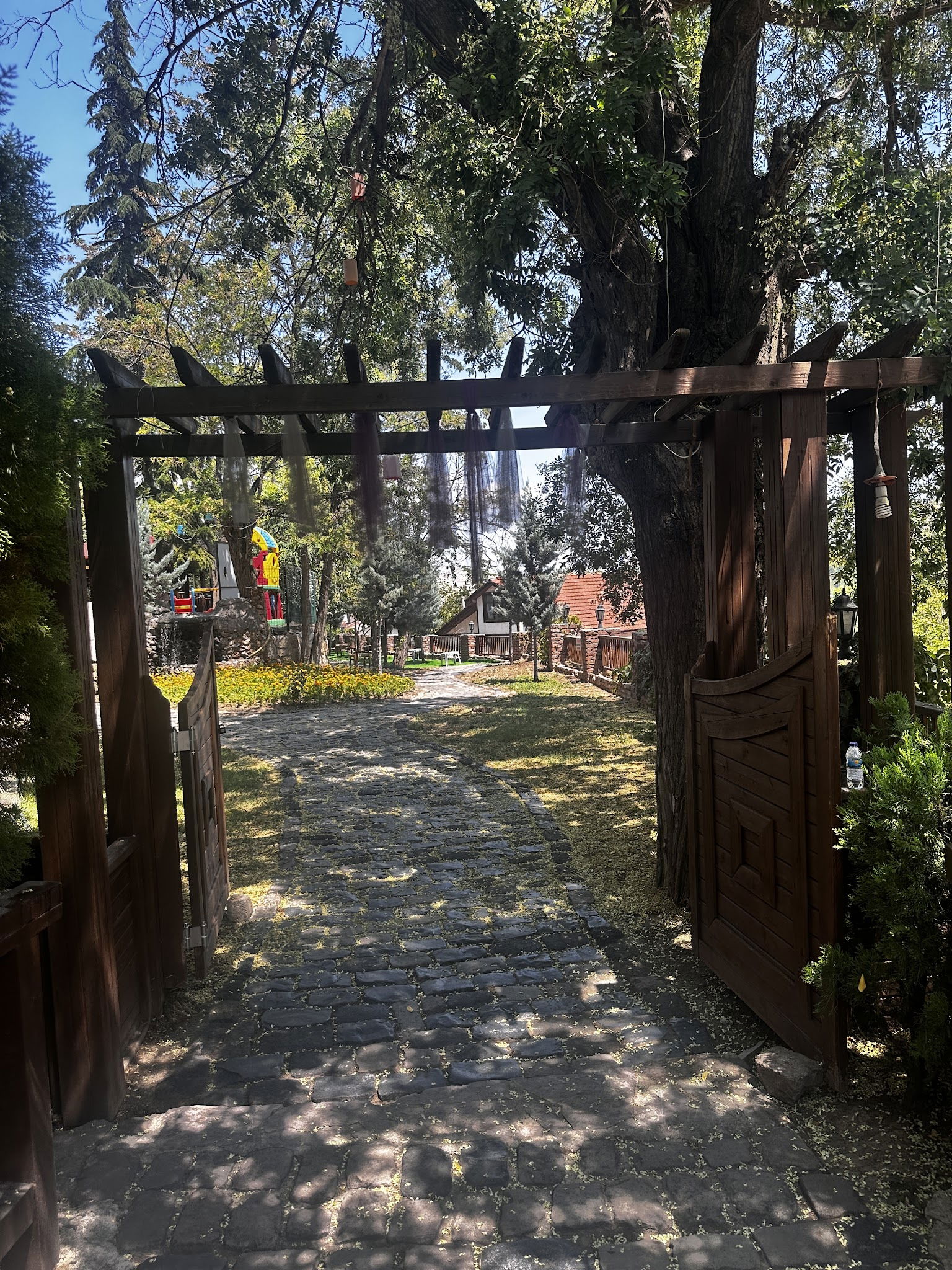 Halk Evi Kahvaltı Çay Bahçesi