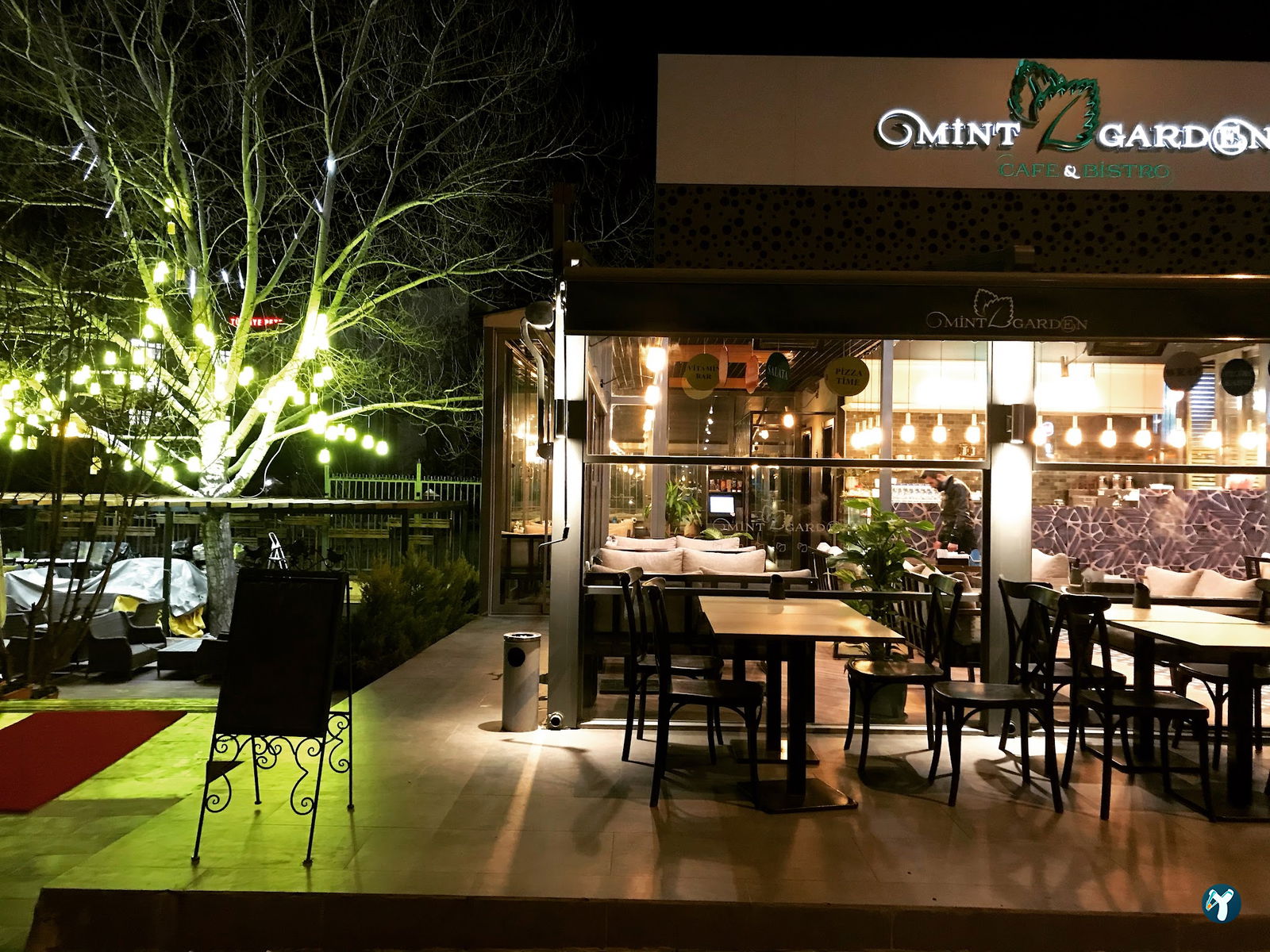 Mint Garden Lounge