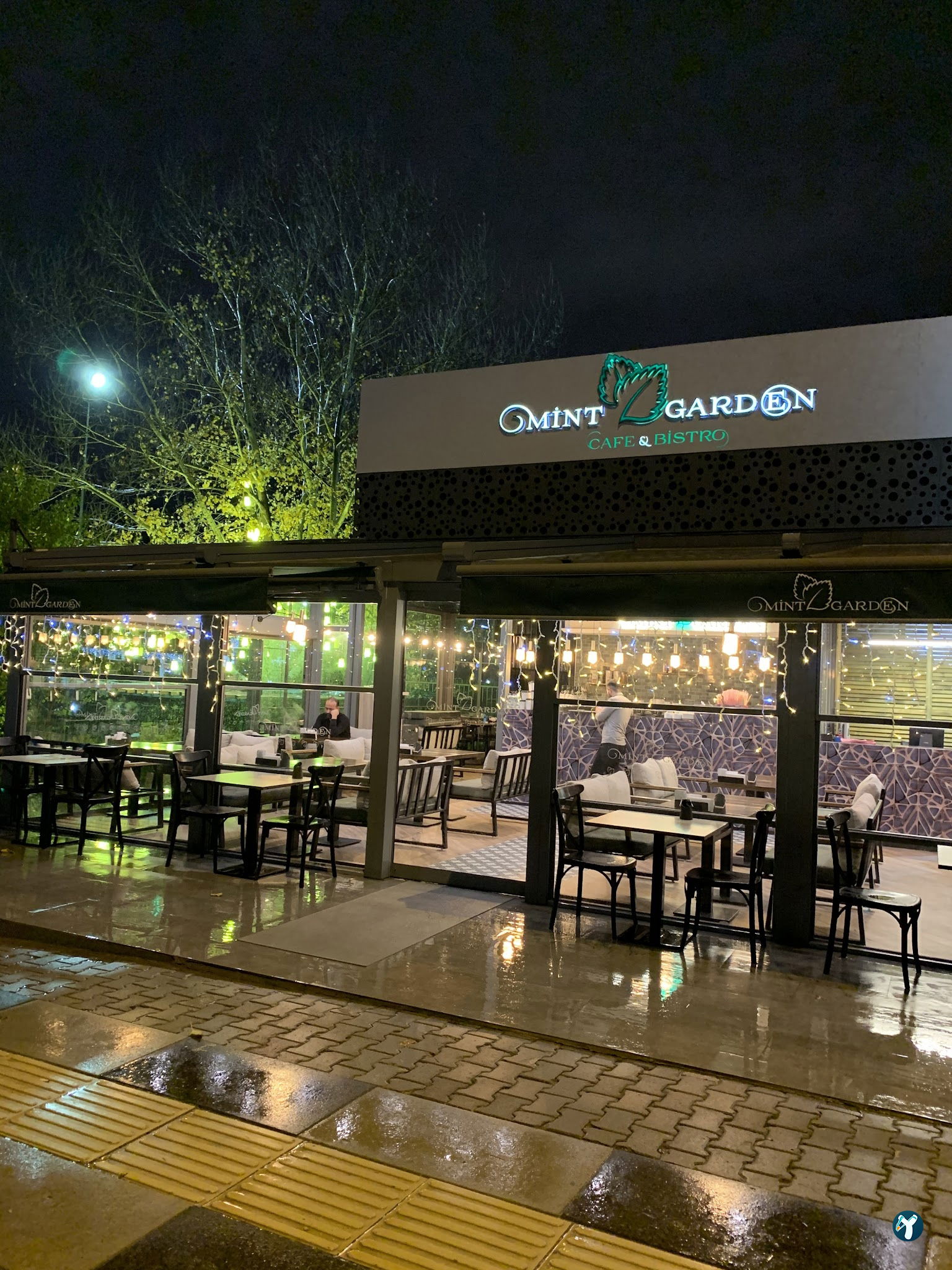 Mint Garden Lounge