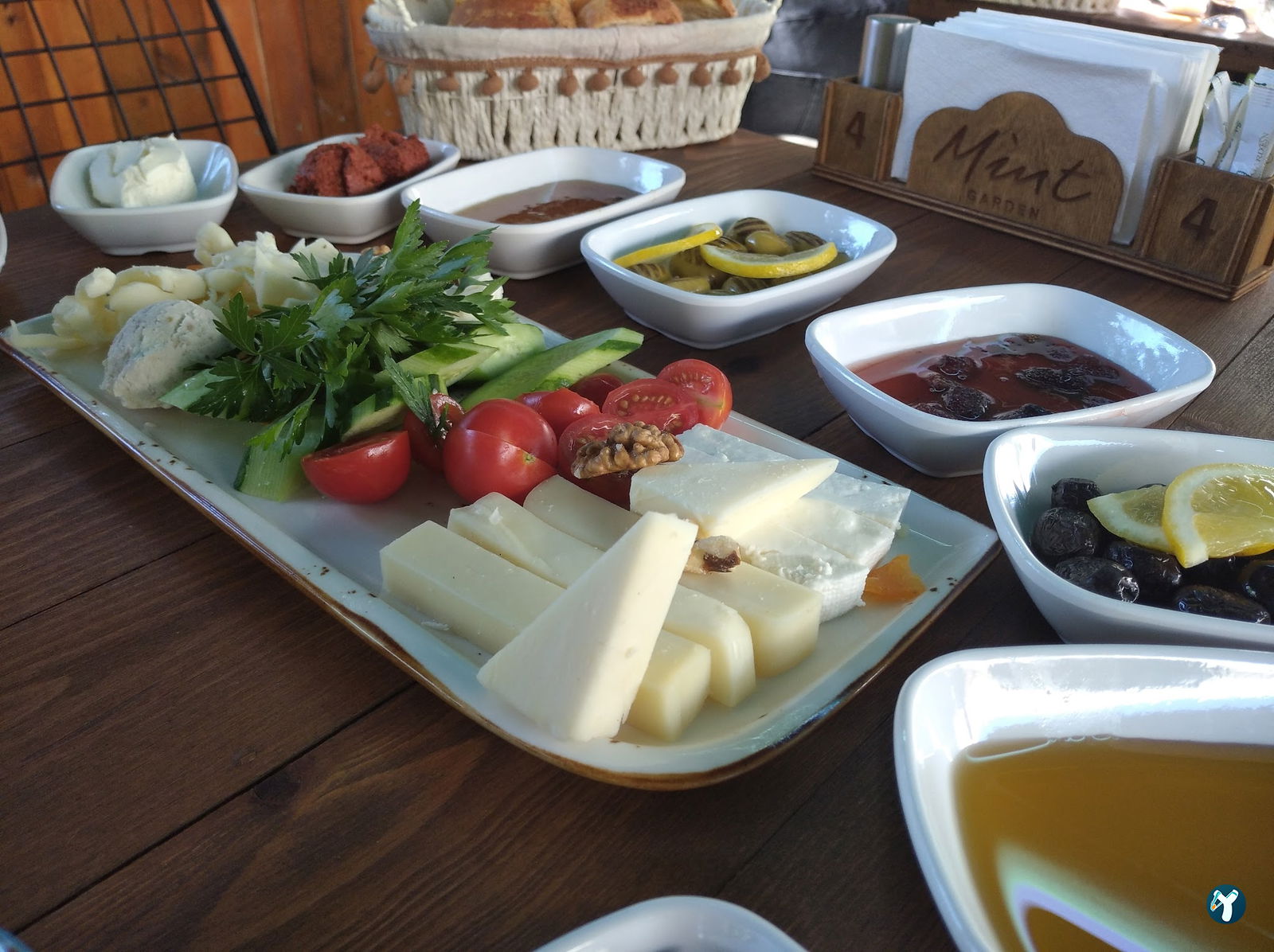 Mint Garden Lounge