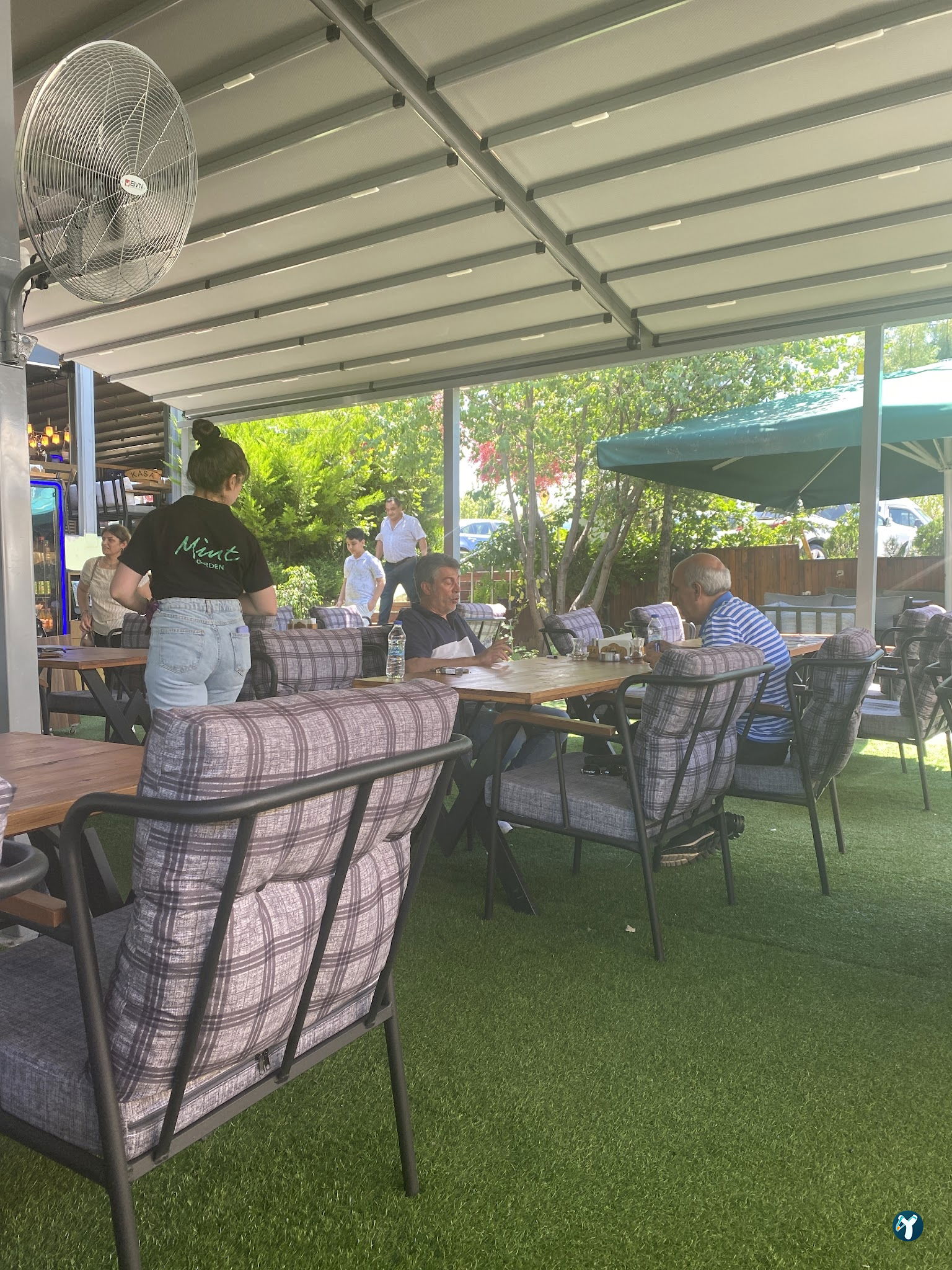 Mint Garden Lounge