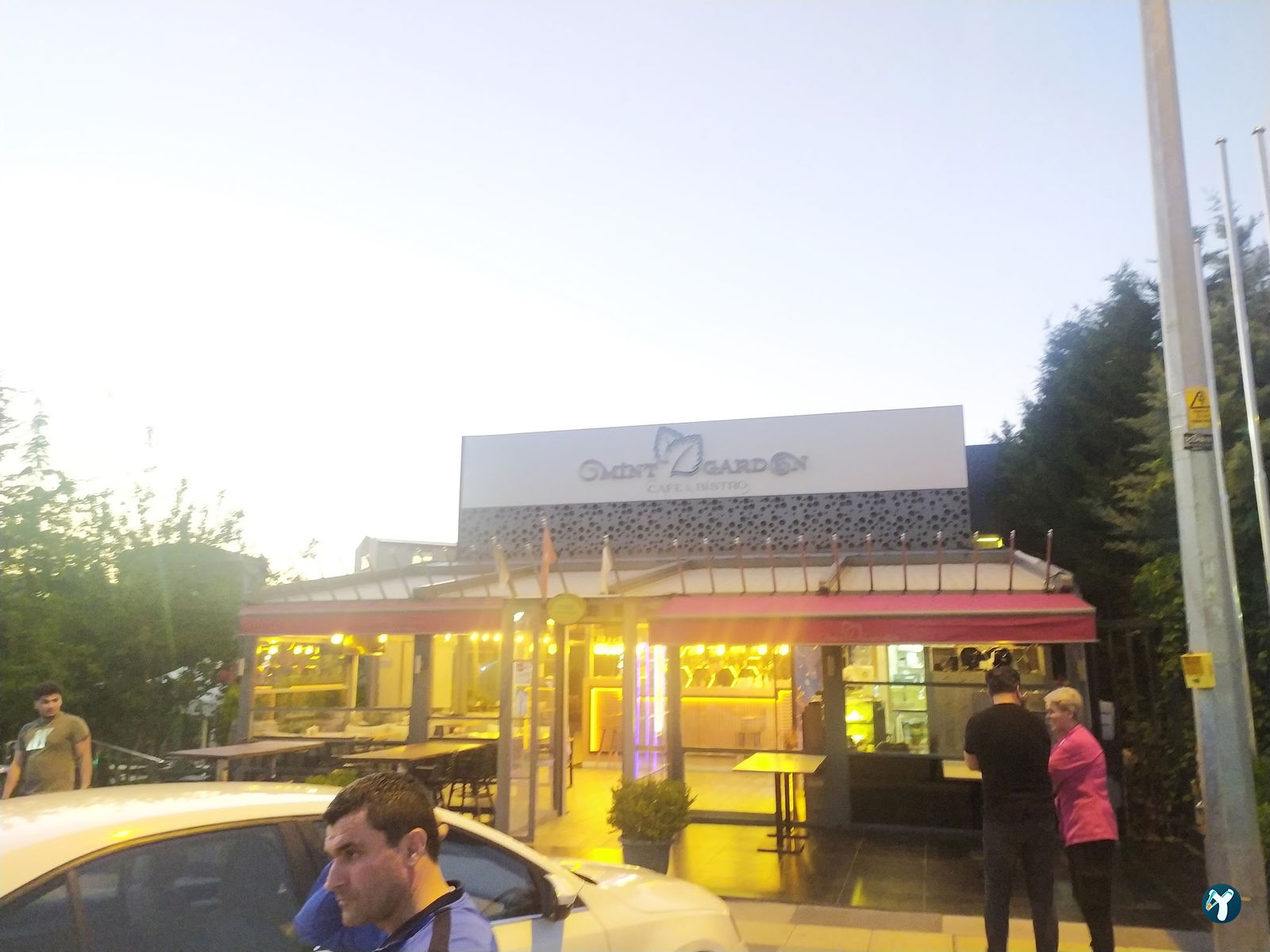 Mint Garden Lounge