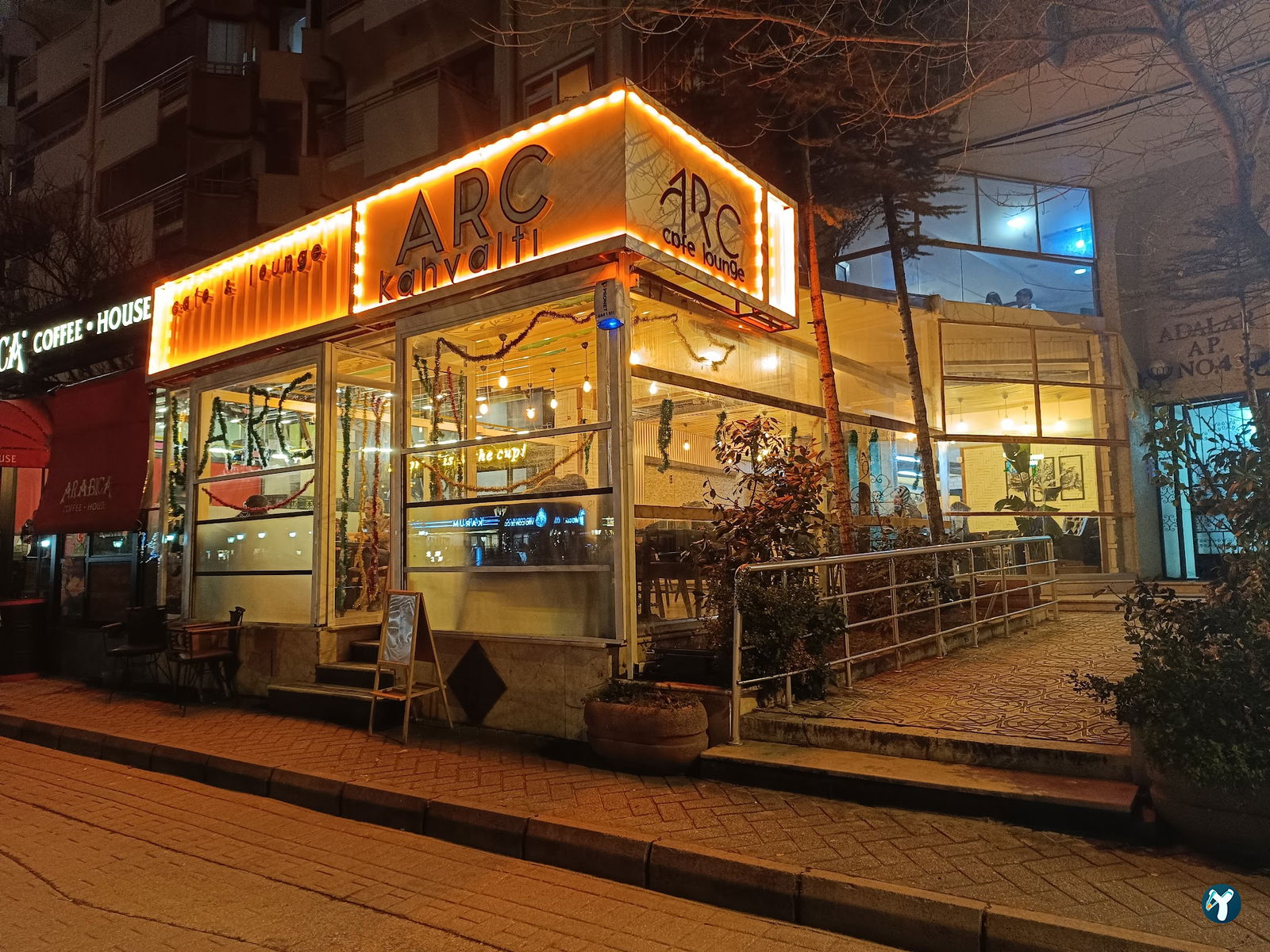 Arc Cafe Lounge