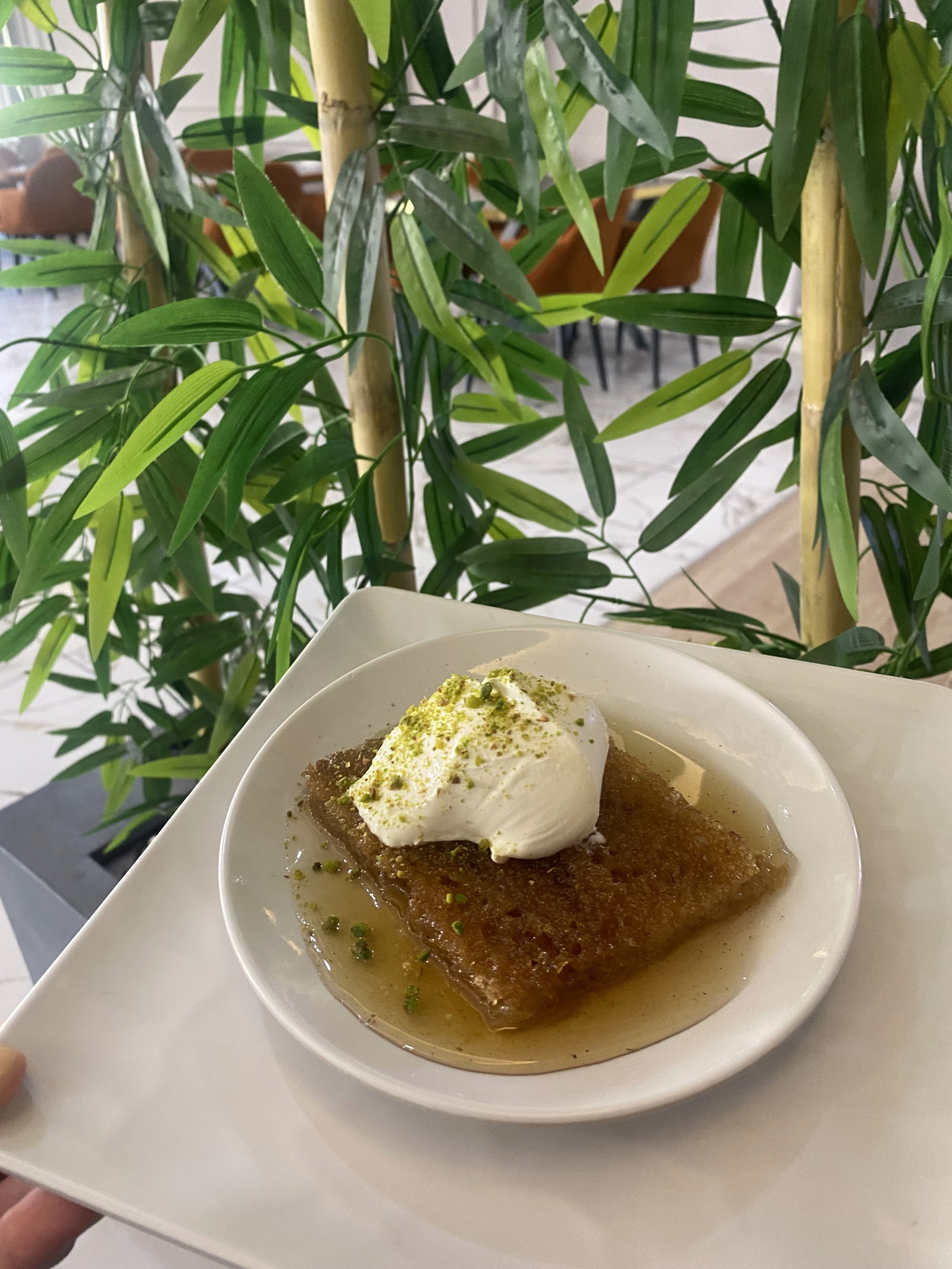 Look Cafe & Restorant