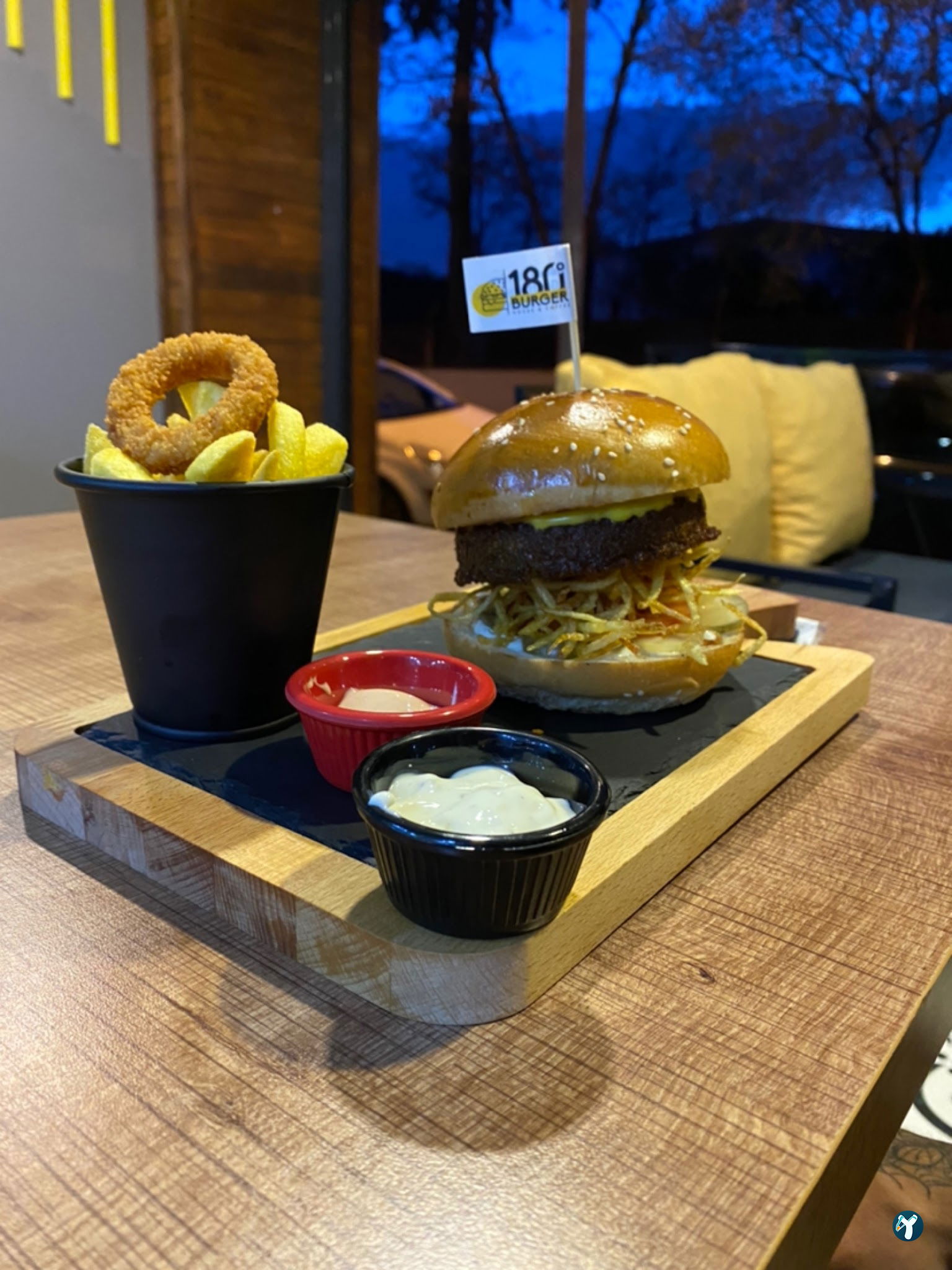 180°C Burger House & Pizza