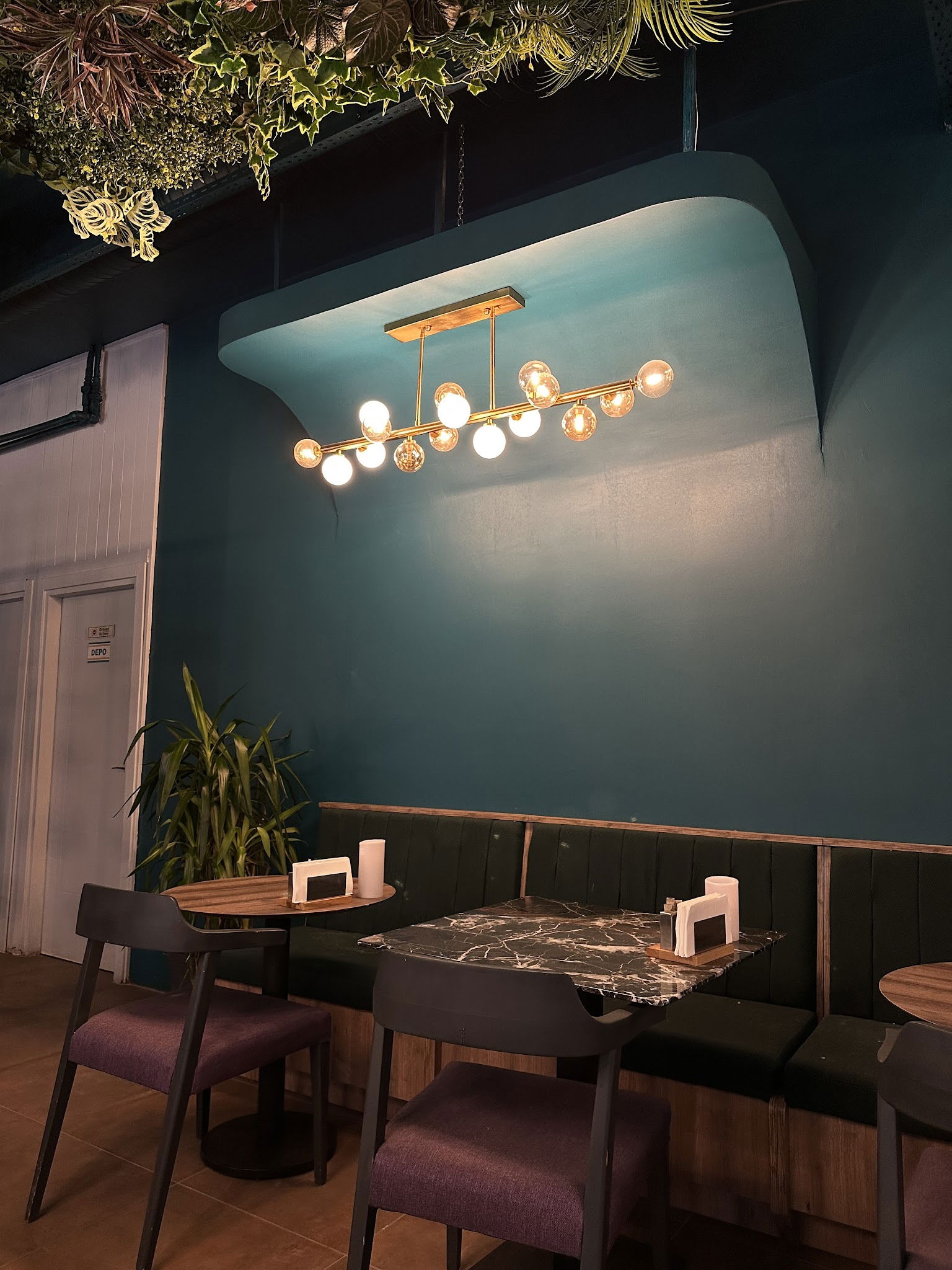 Crown Cafe & Restaurant