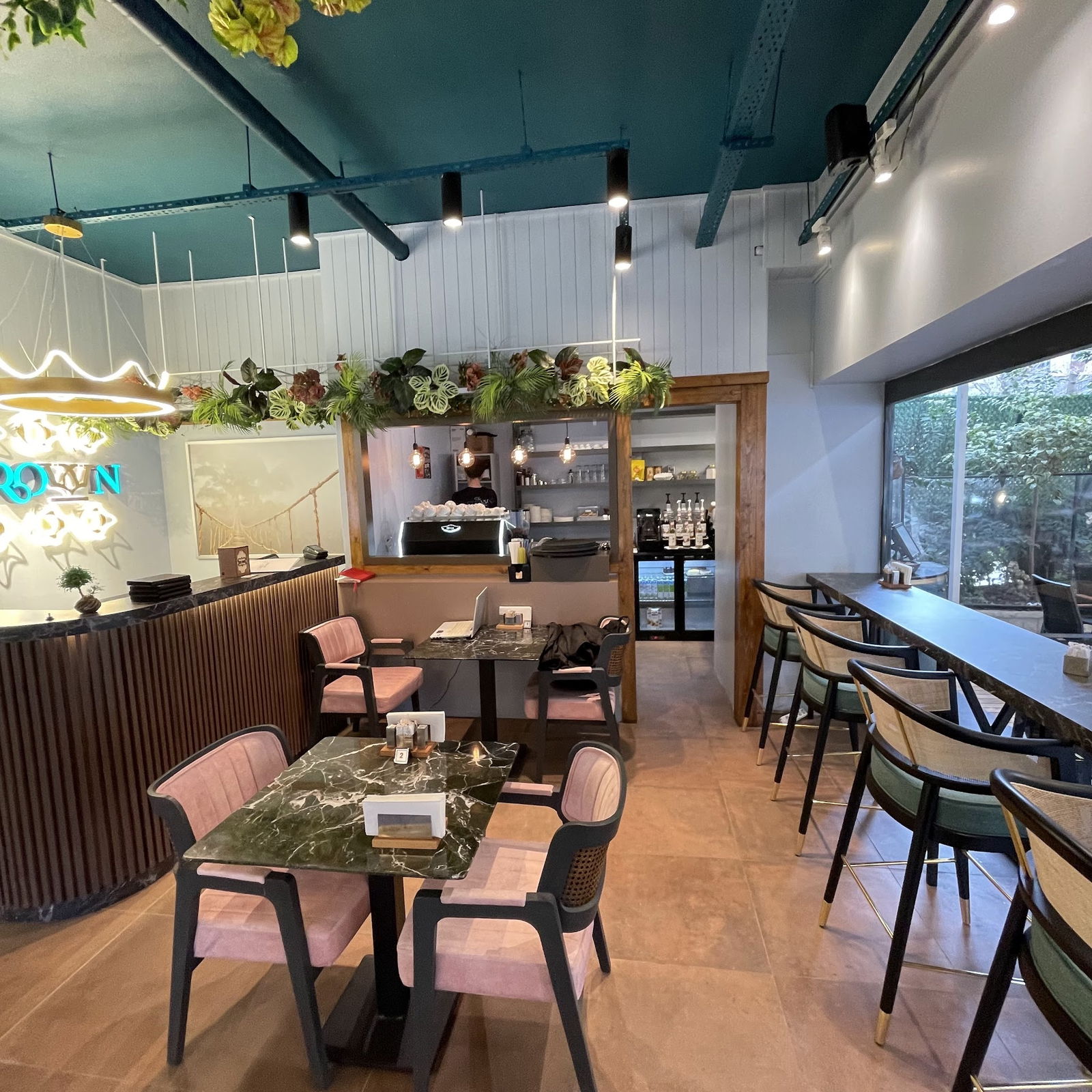 Crown Cafe & Restaurant