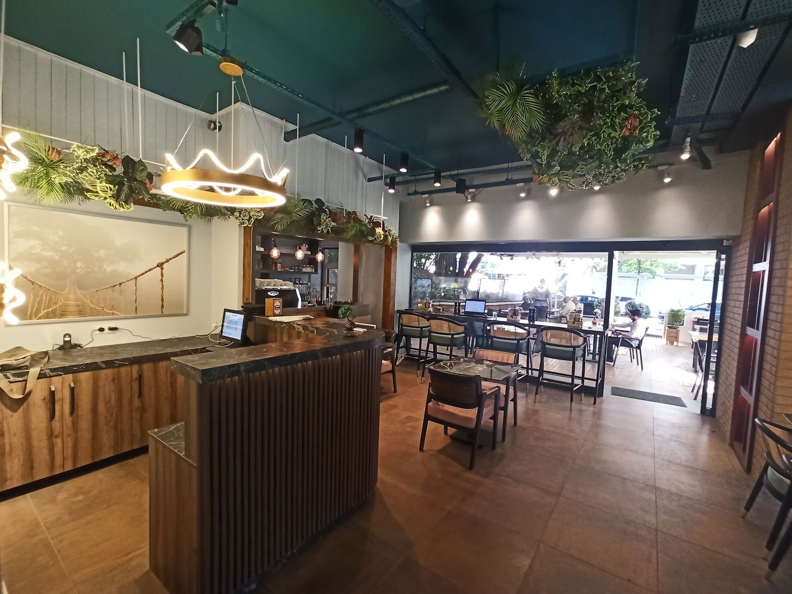 Crown Cafe & Restaurant