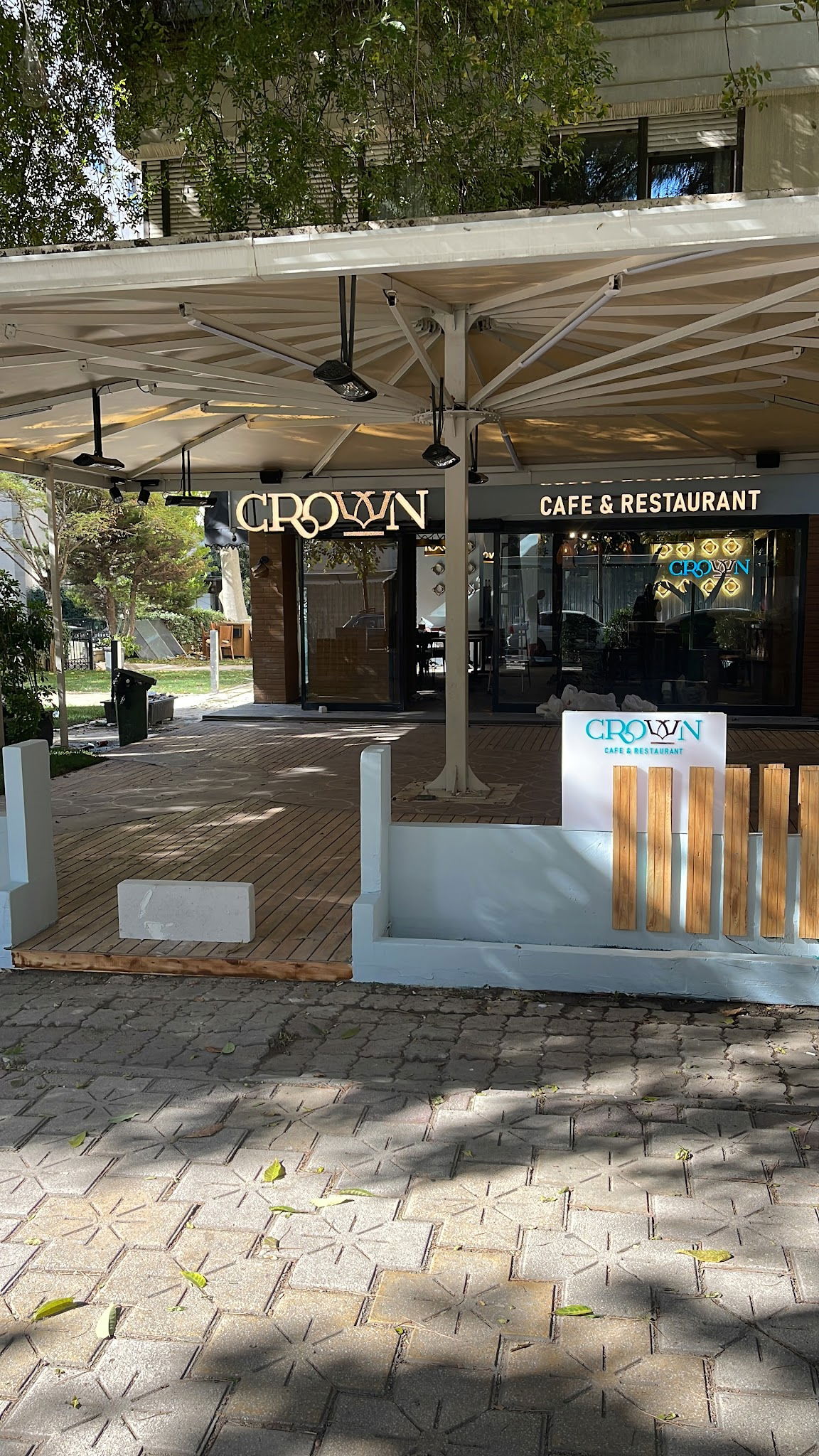 Crown Cafe & Restaurant