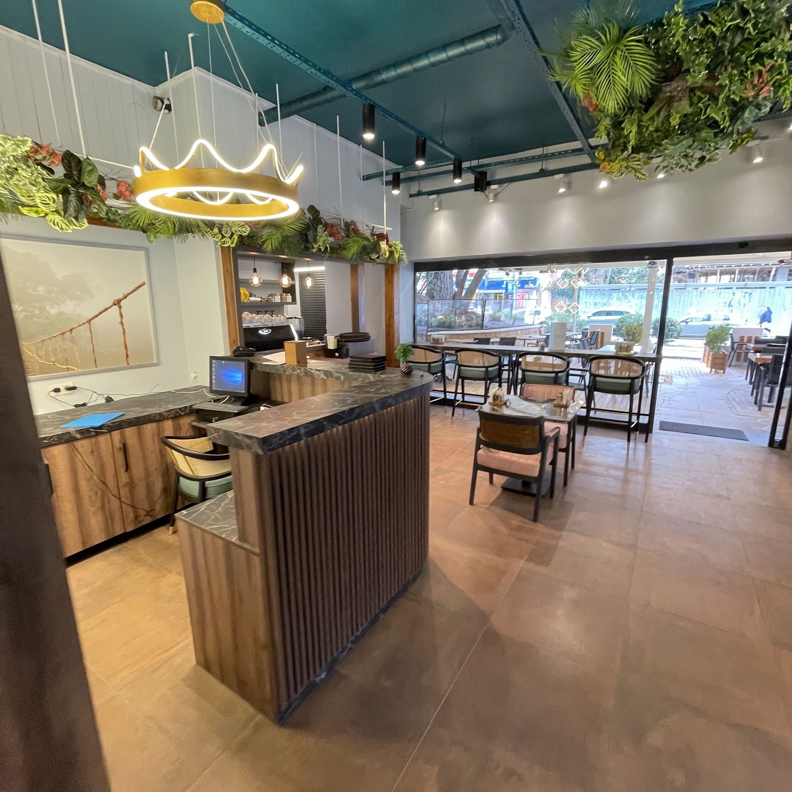 Crown Cafe & Restaurant