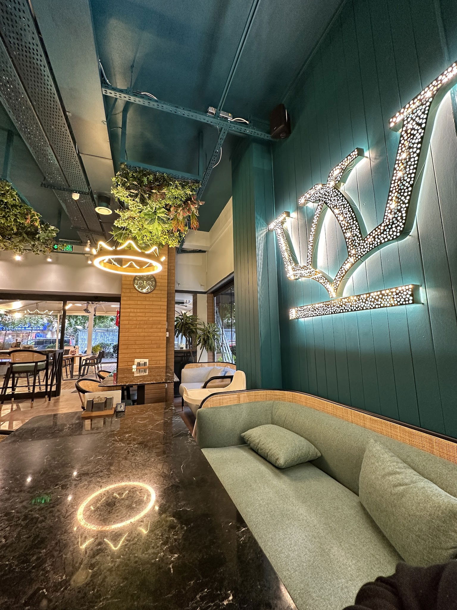 Crown Cafe & Restaurant