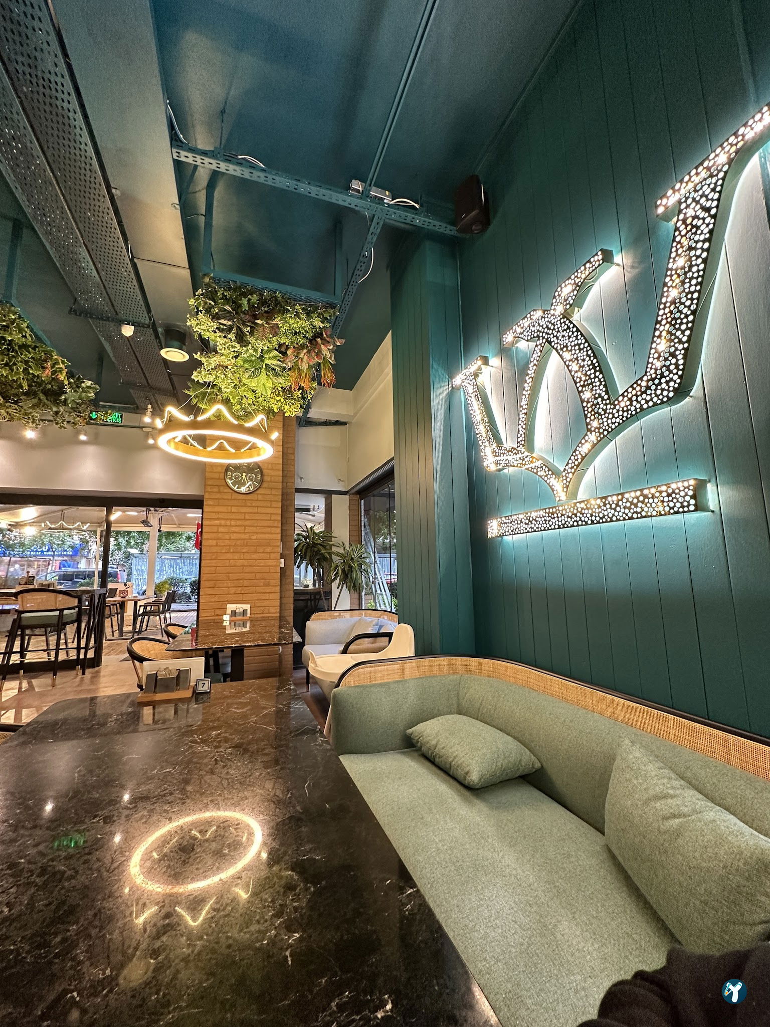 Crown Cafe & Restaurant