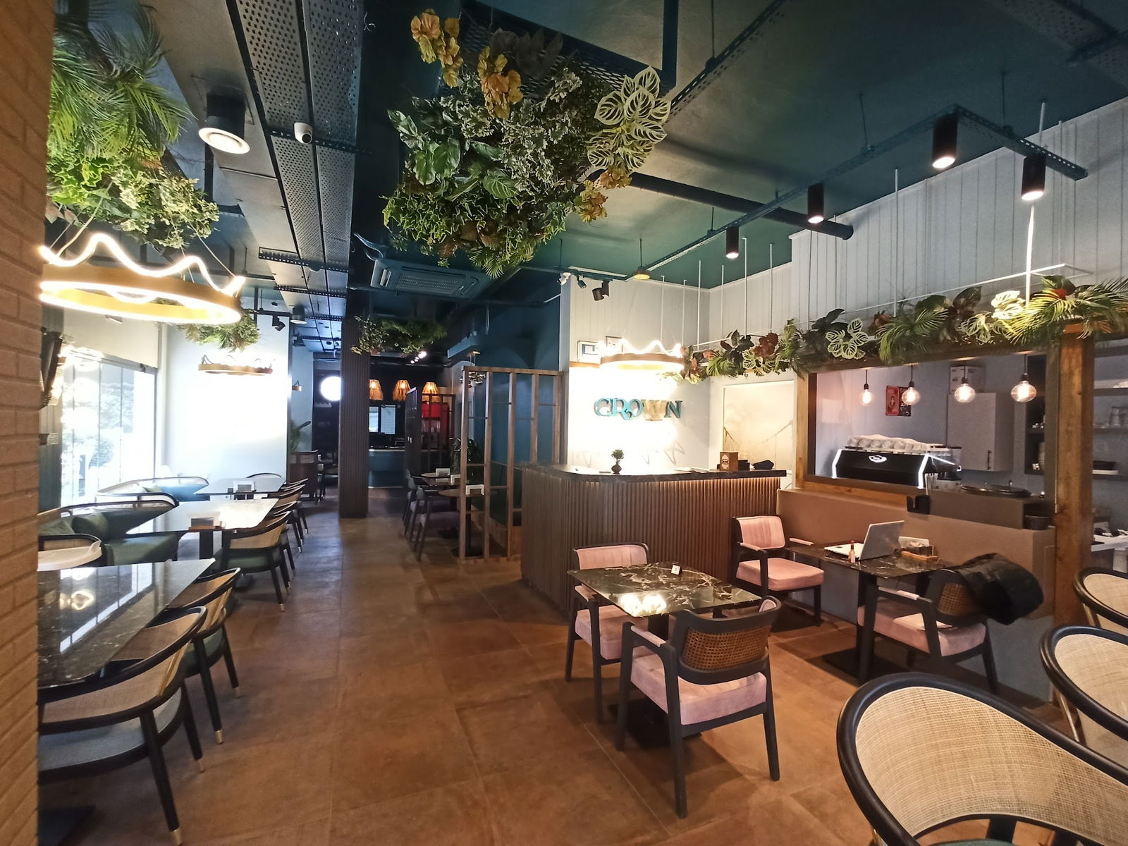 Crown Cafe & Restaurant