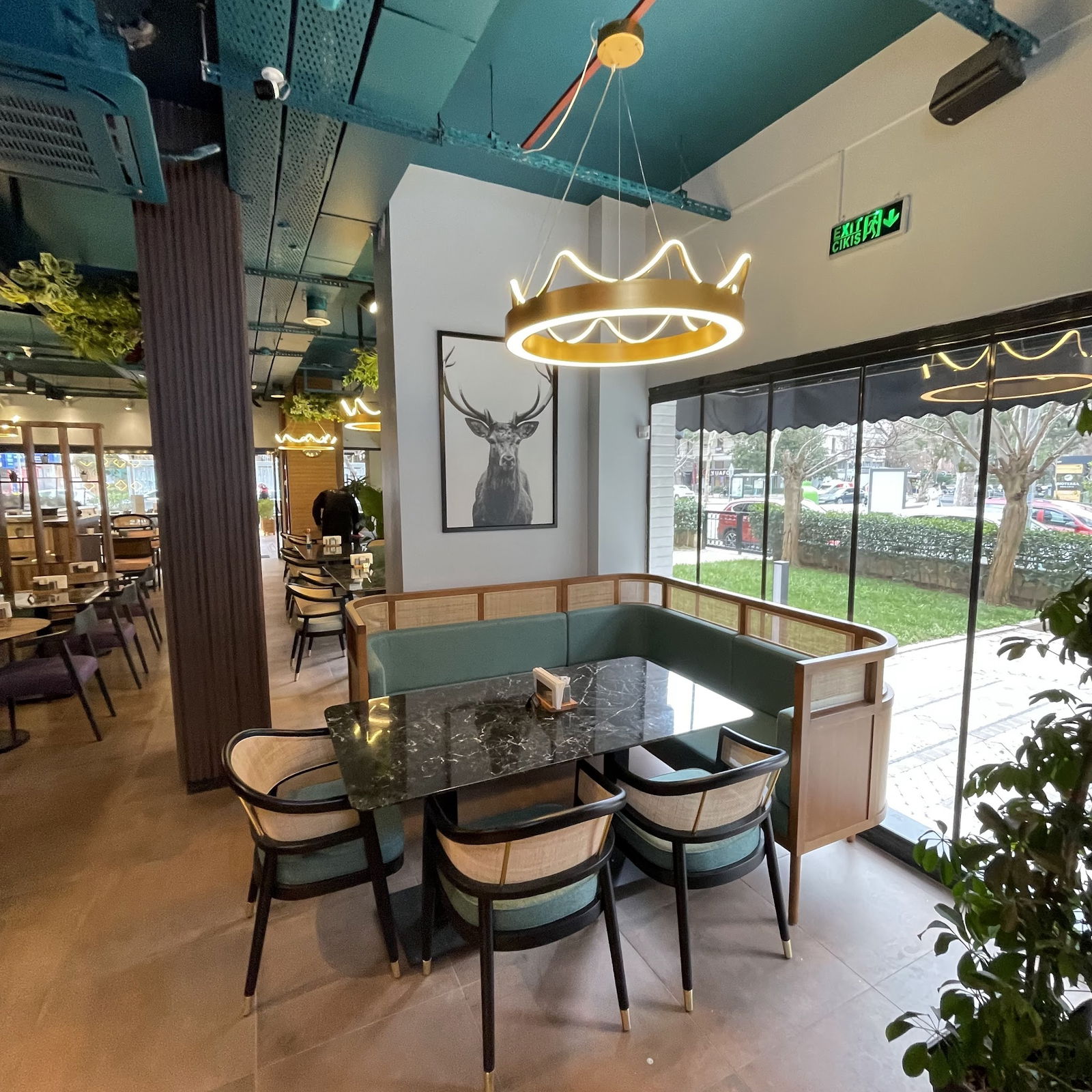 Crown Cafe & Restaurant