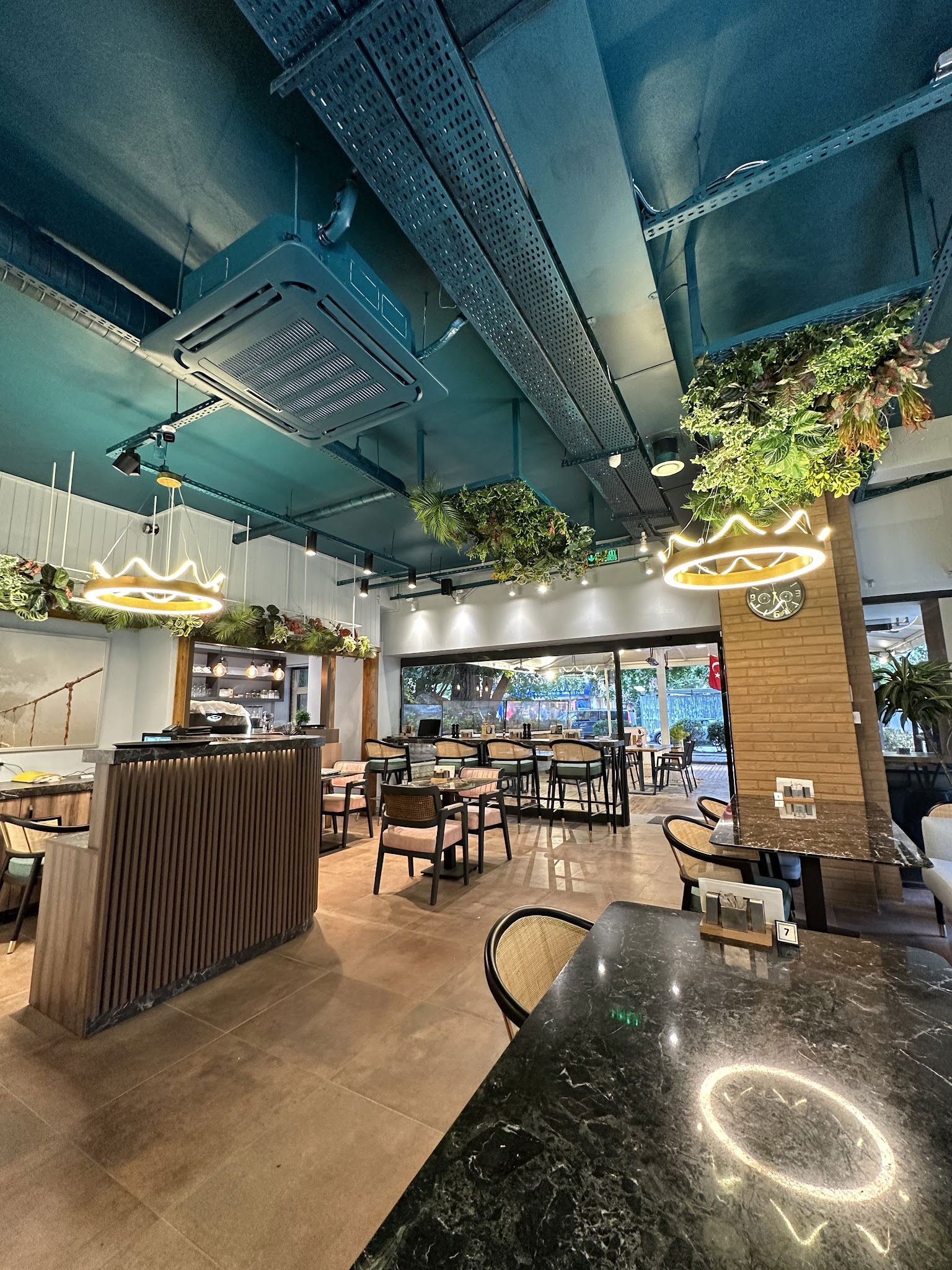 Crown Cafe & Restaurant