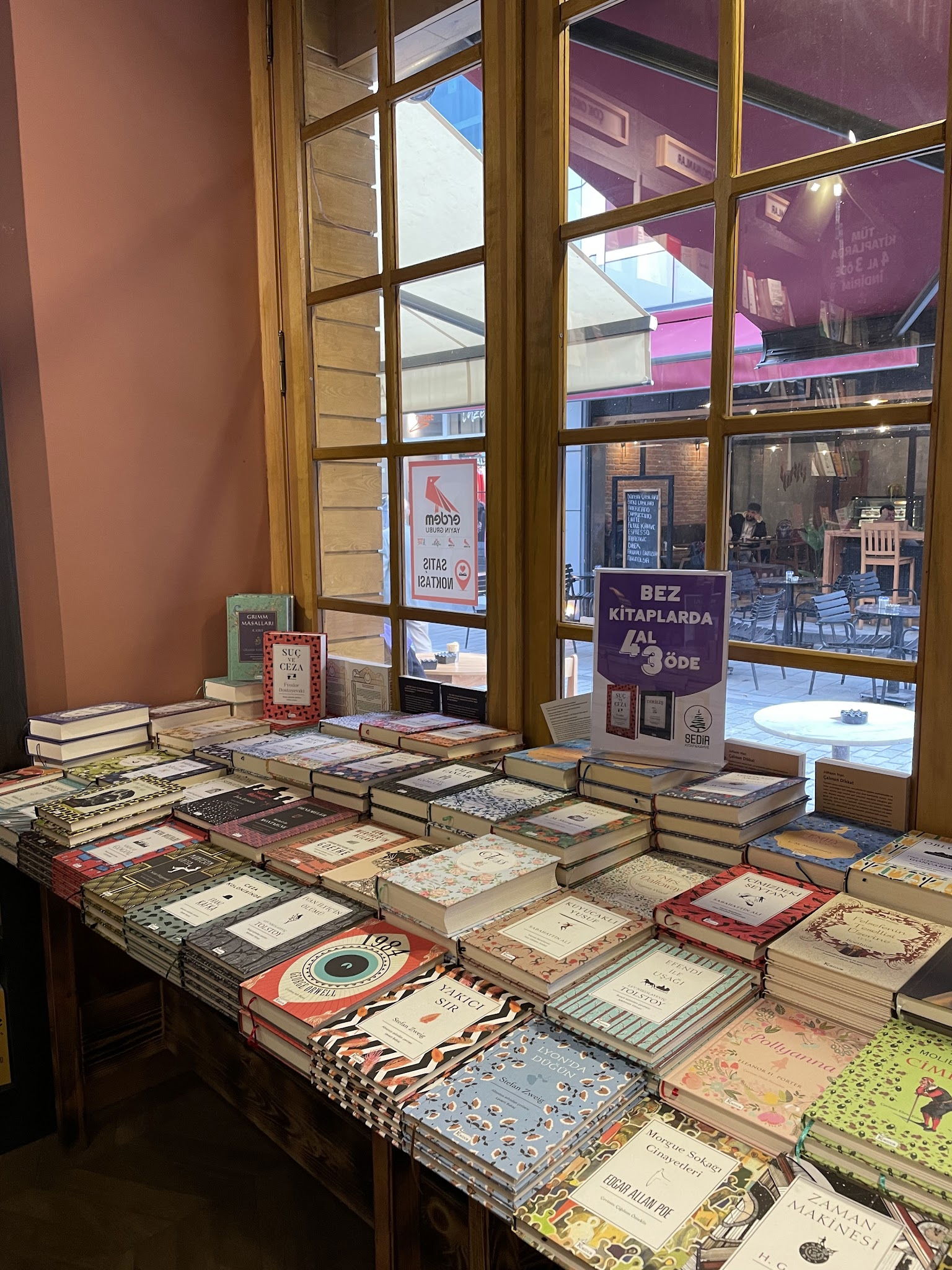 Sedir Kitap & Kahve