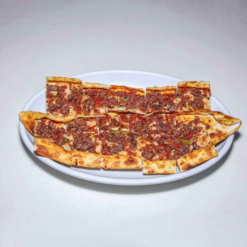 Kıymalı Kaşarlı Kuşbaşılı Pide
