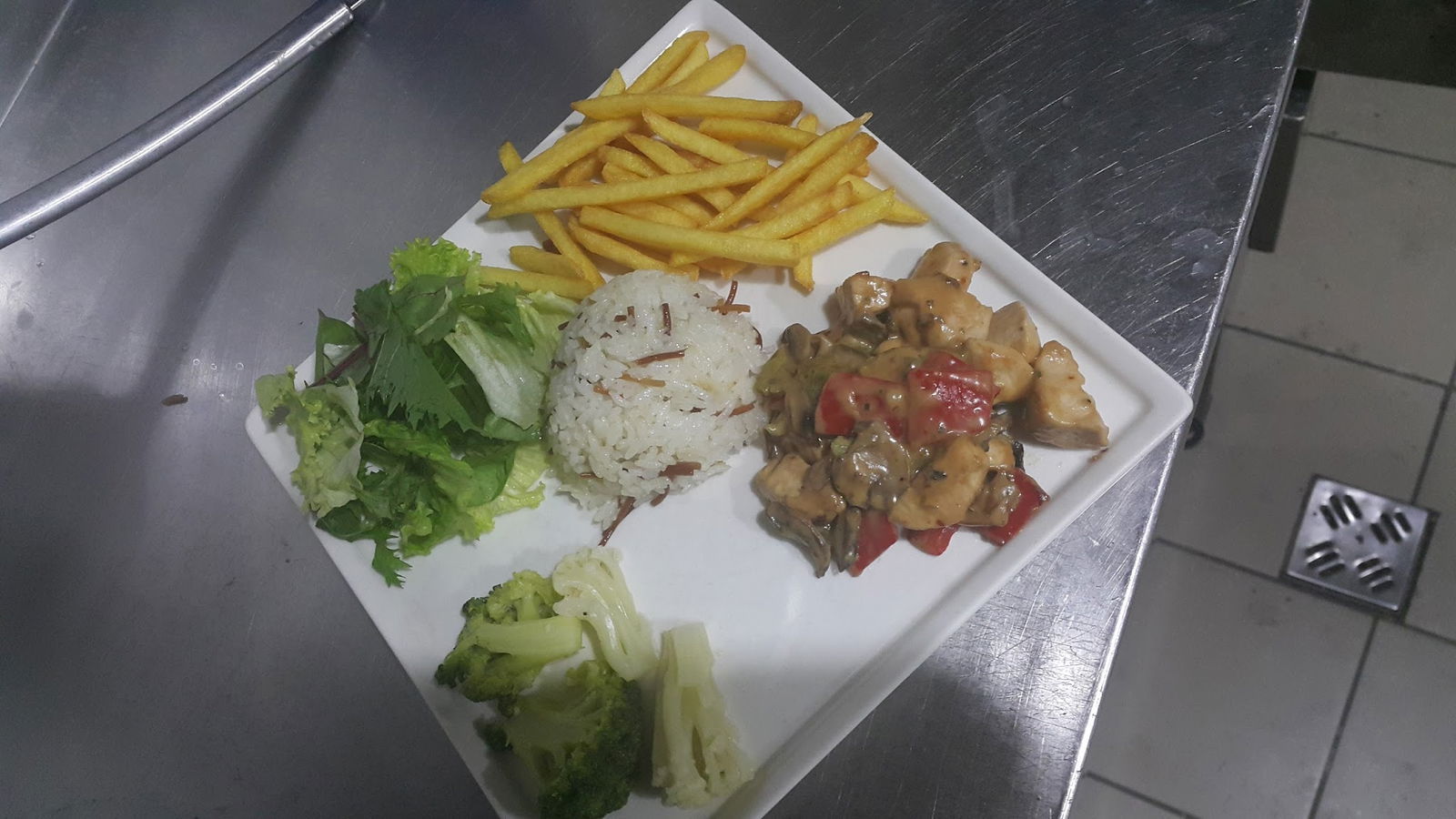 Mono Cafe & Brasserie