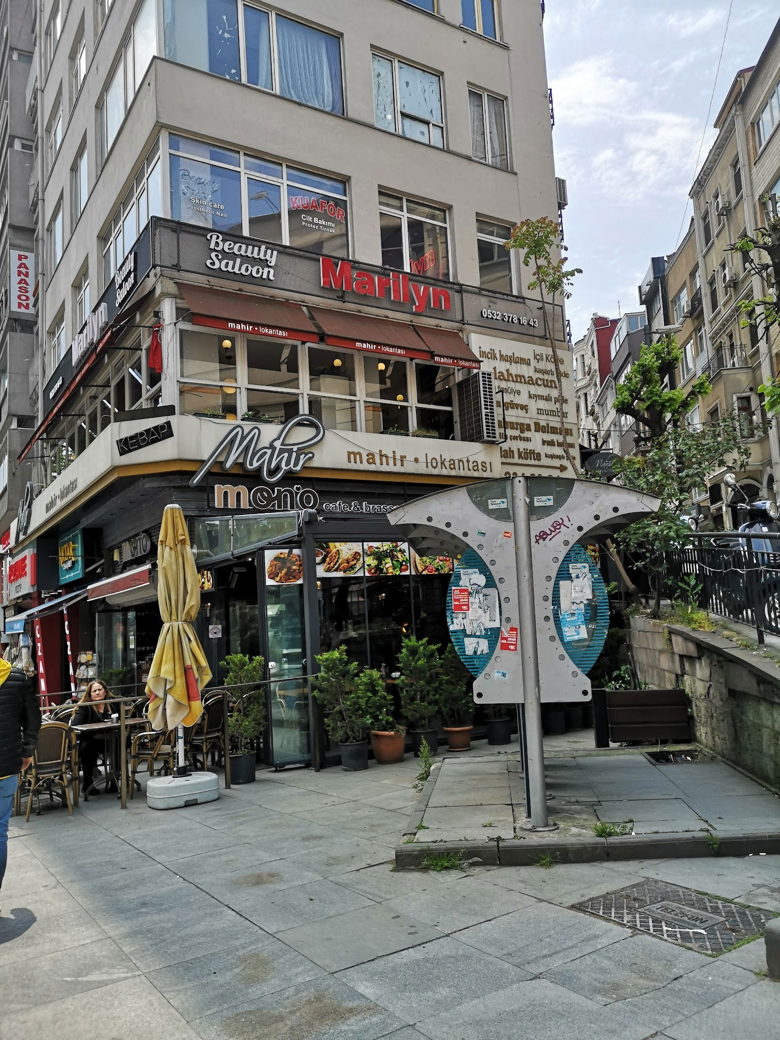 Mono Cafe & Brasserie