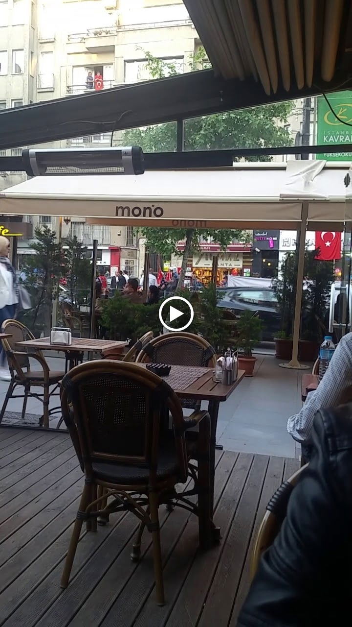 Mono Cafe & Brasserie