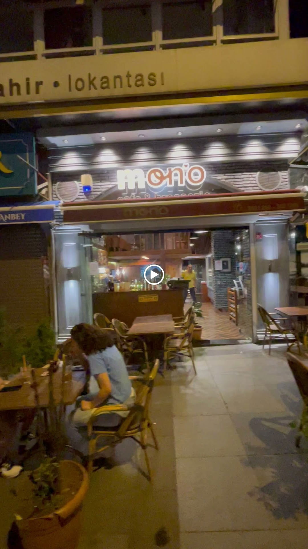 Mono Cafe & Brasserie