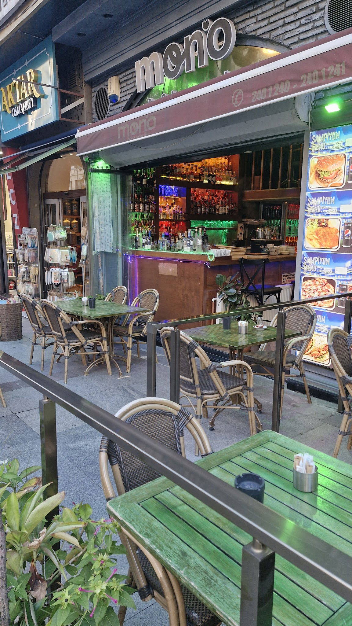 Mono Cafe & Brasserie