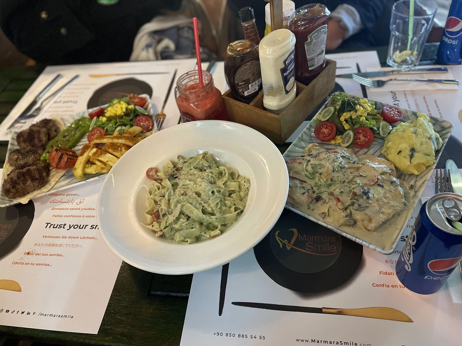 Mono Cafe & Brasserie