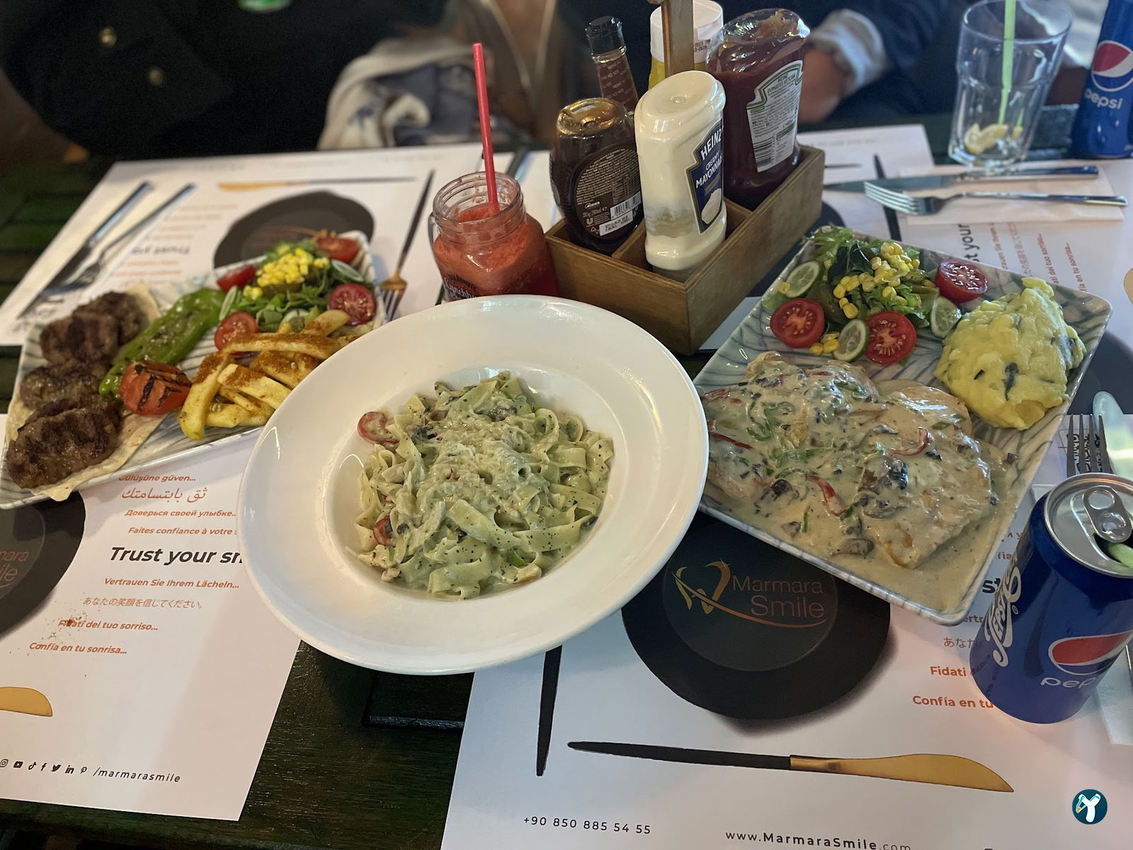 Mono Cafe & Brasserie