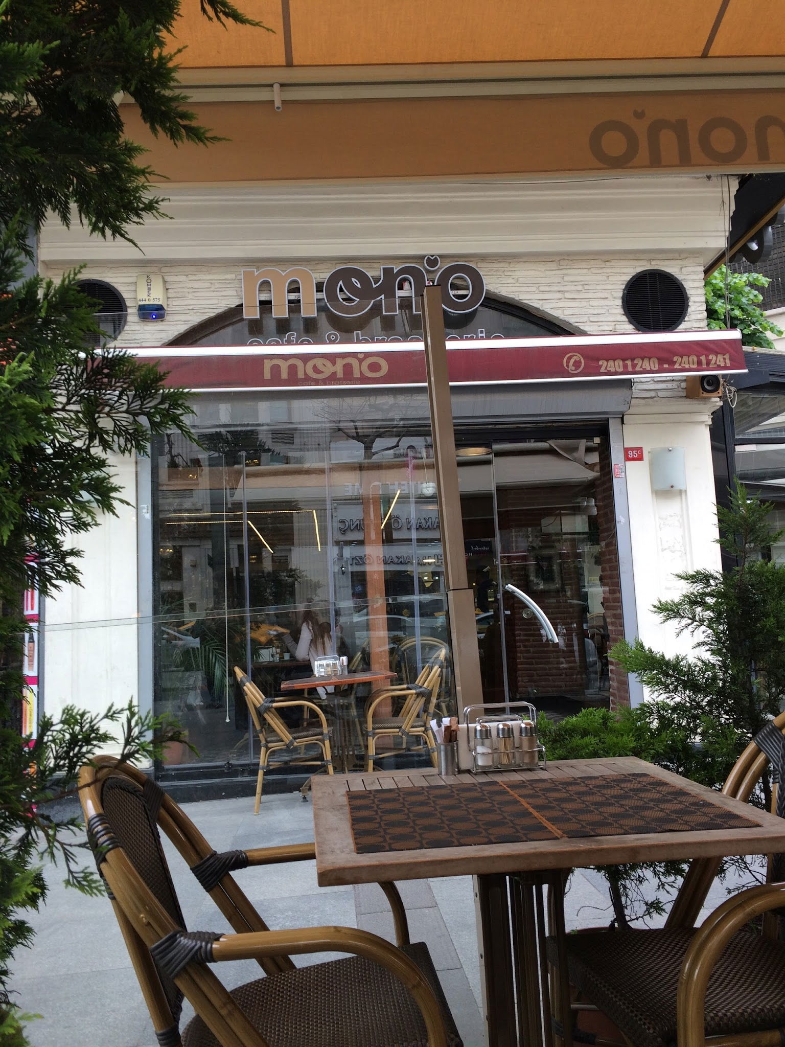 Mono Cafe & Brasserie