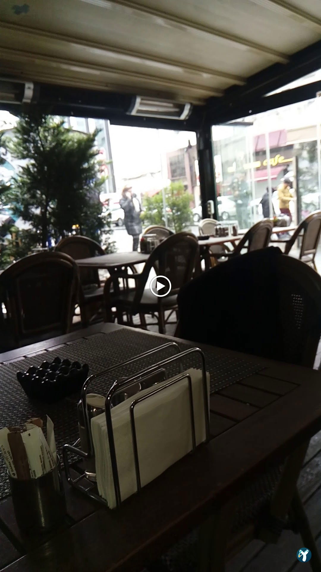 Mono Cafe & Brasserie