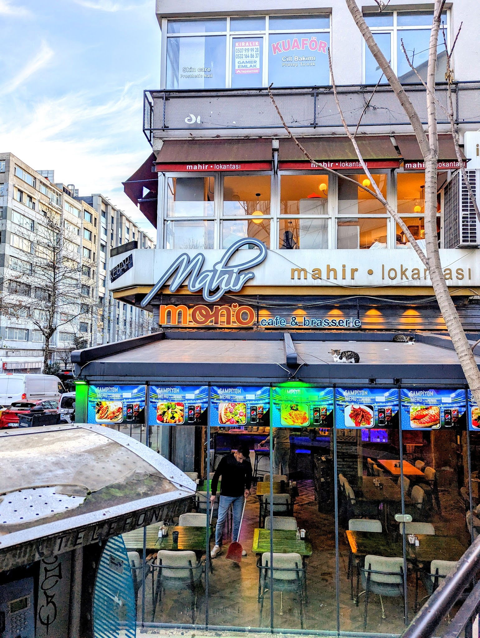 Mono Cafe & Brasserie