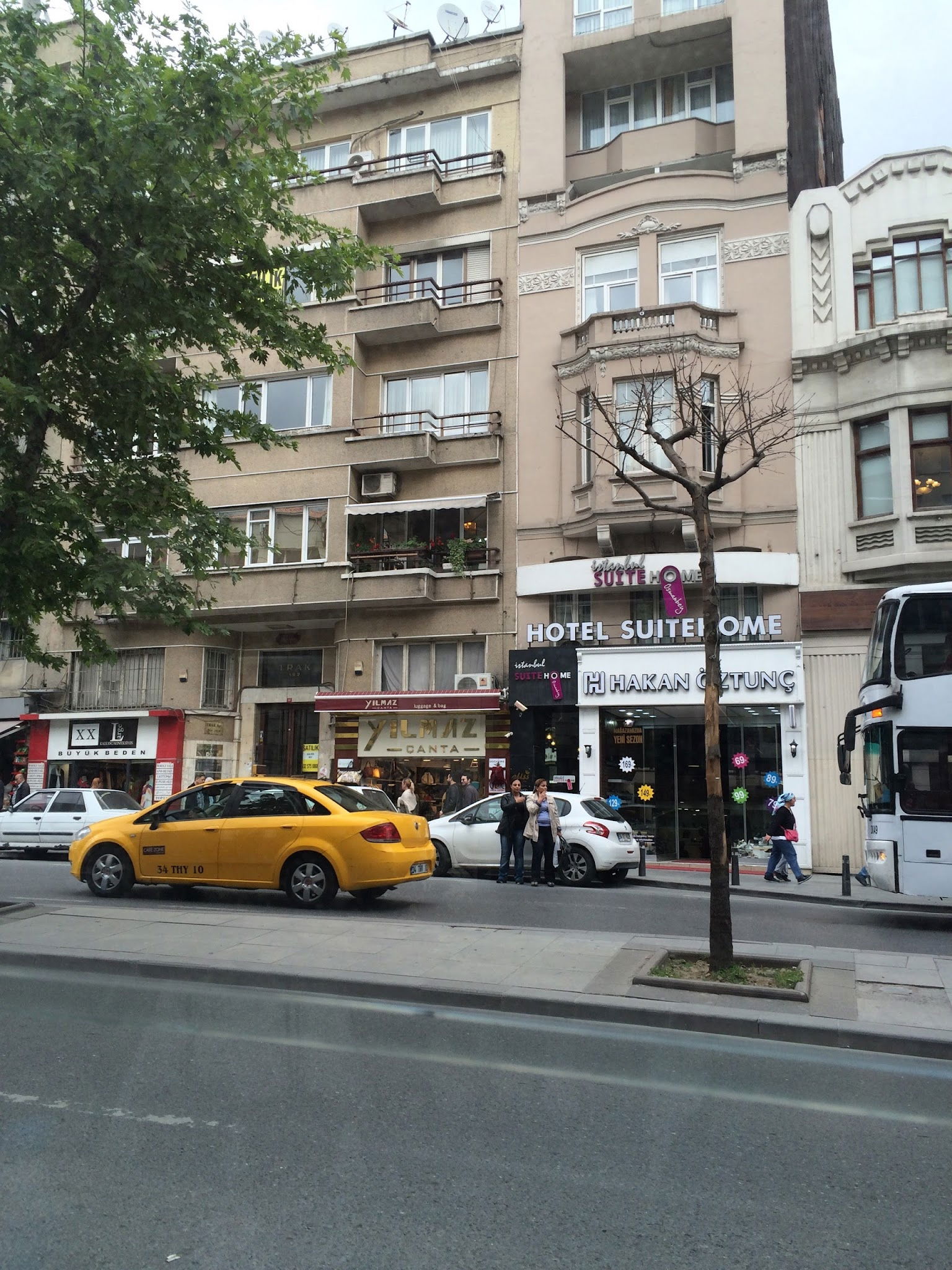 Mono Cafe & Brasserie