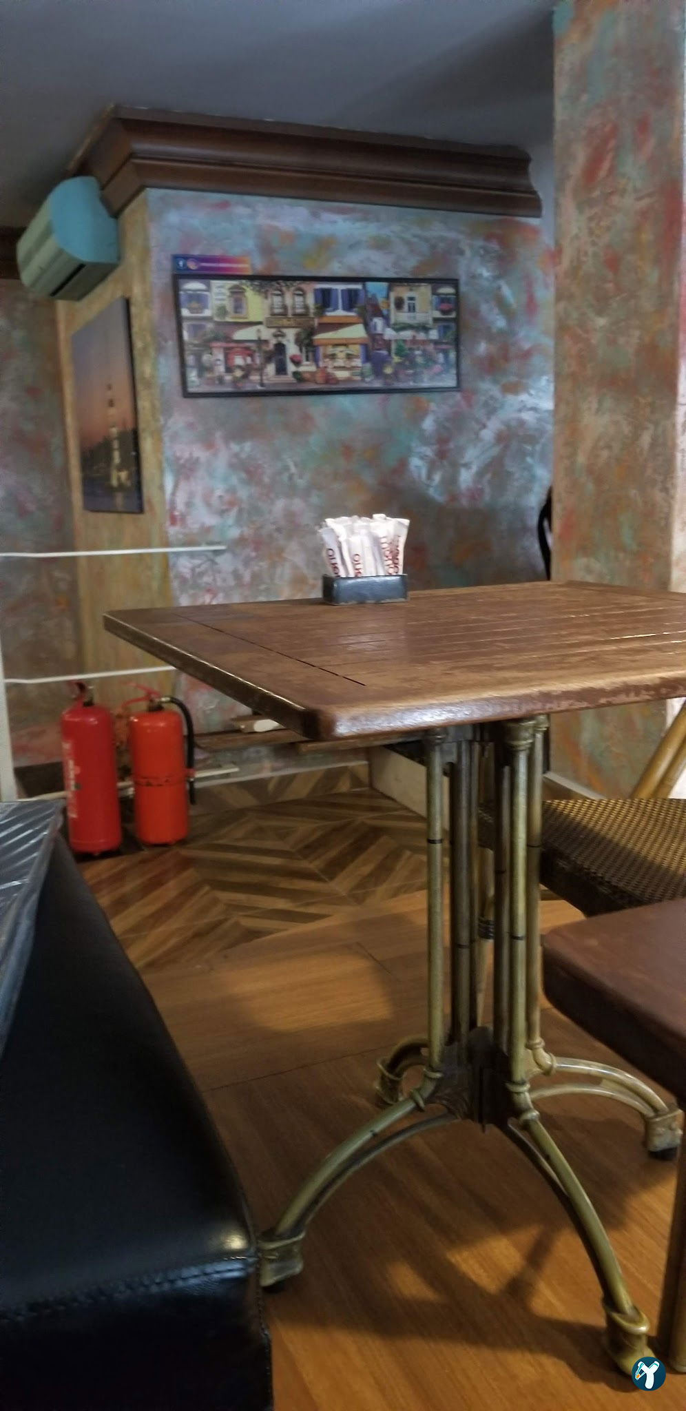 Mono Cafe & Brasserie
