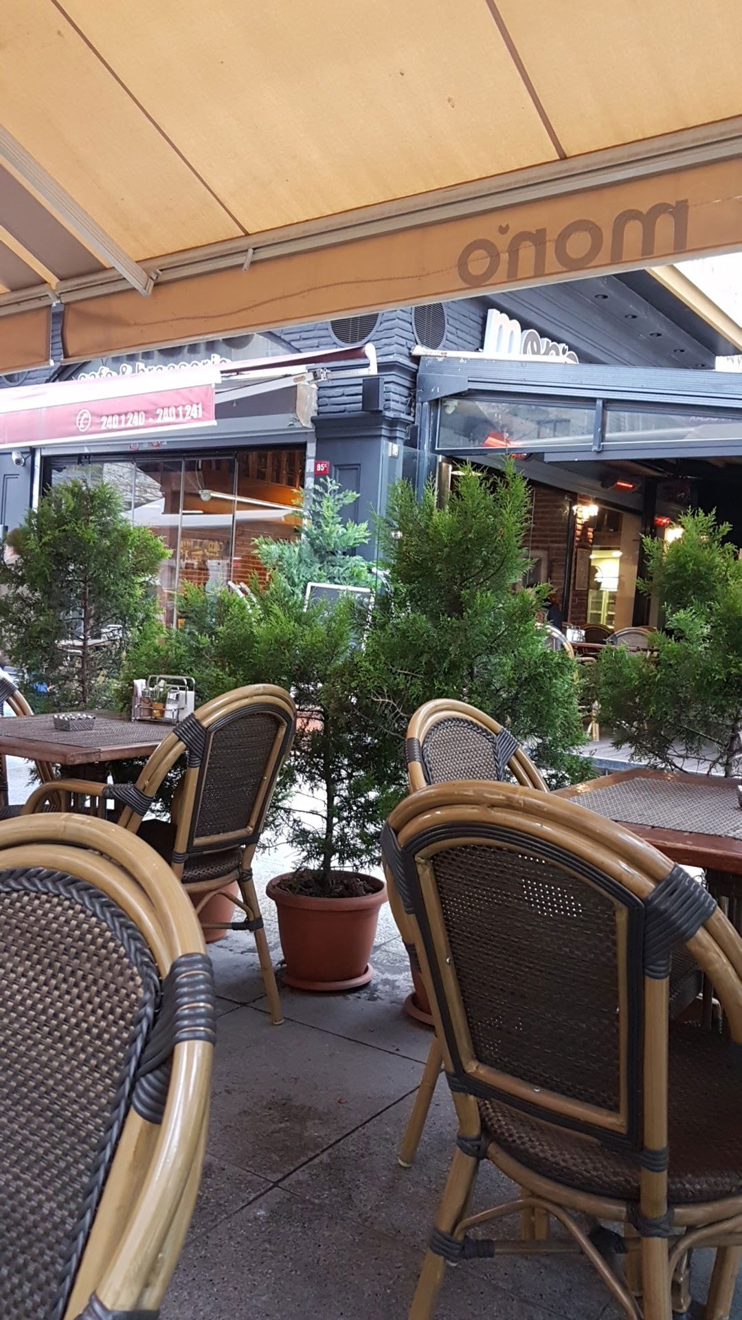 Mono Cafe & Brasserie